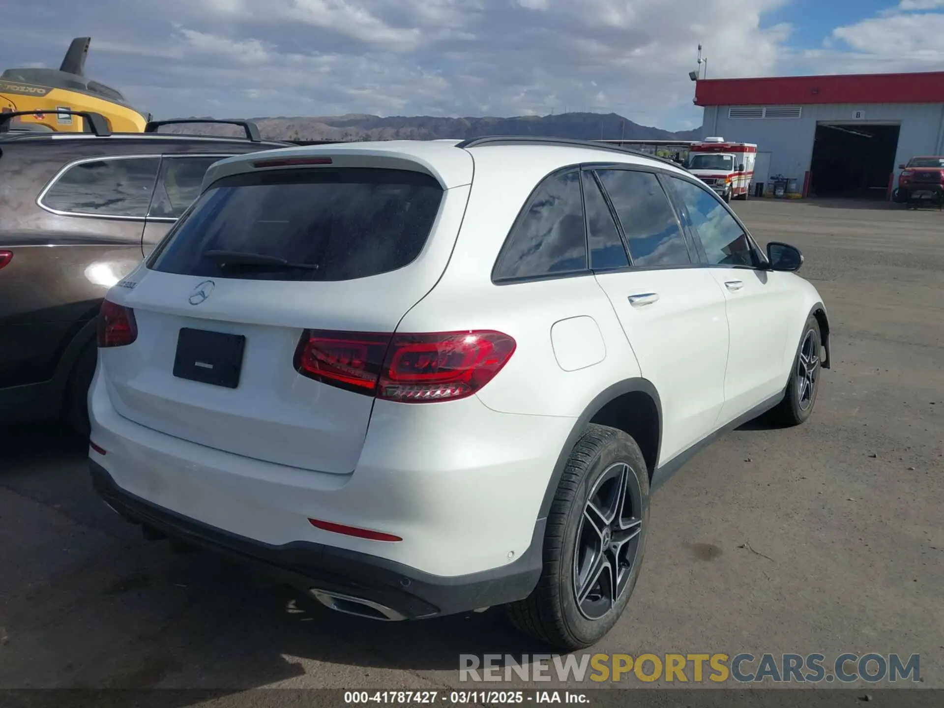 4 Photograph of a damaged car W1N0G8DB8MF870502 MERCEDES-BENZ GLC 300 2021