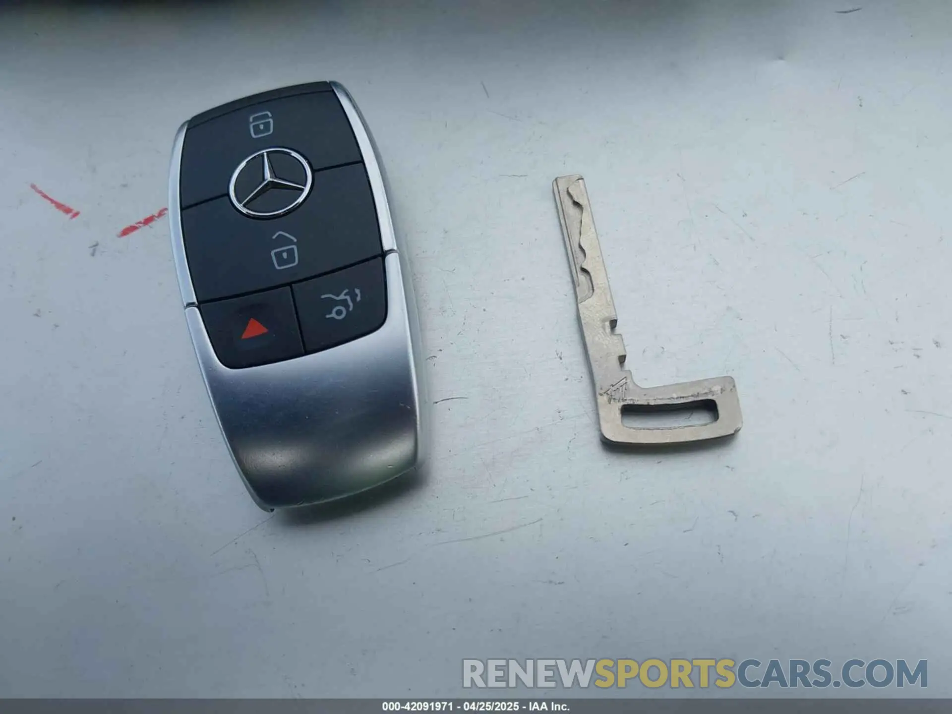 11 Photograph of a damaged car W1N0G8DB8MF879314 MERCEDES-BENZ GLC 300 2021