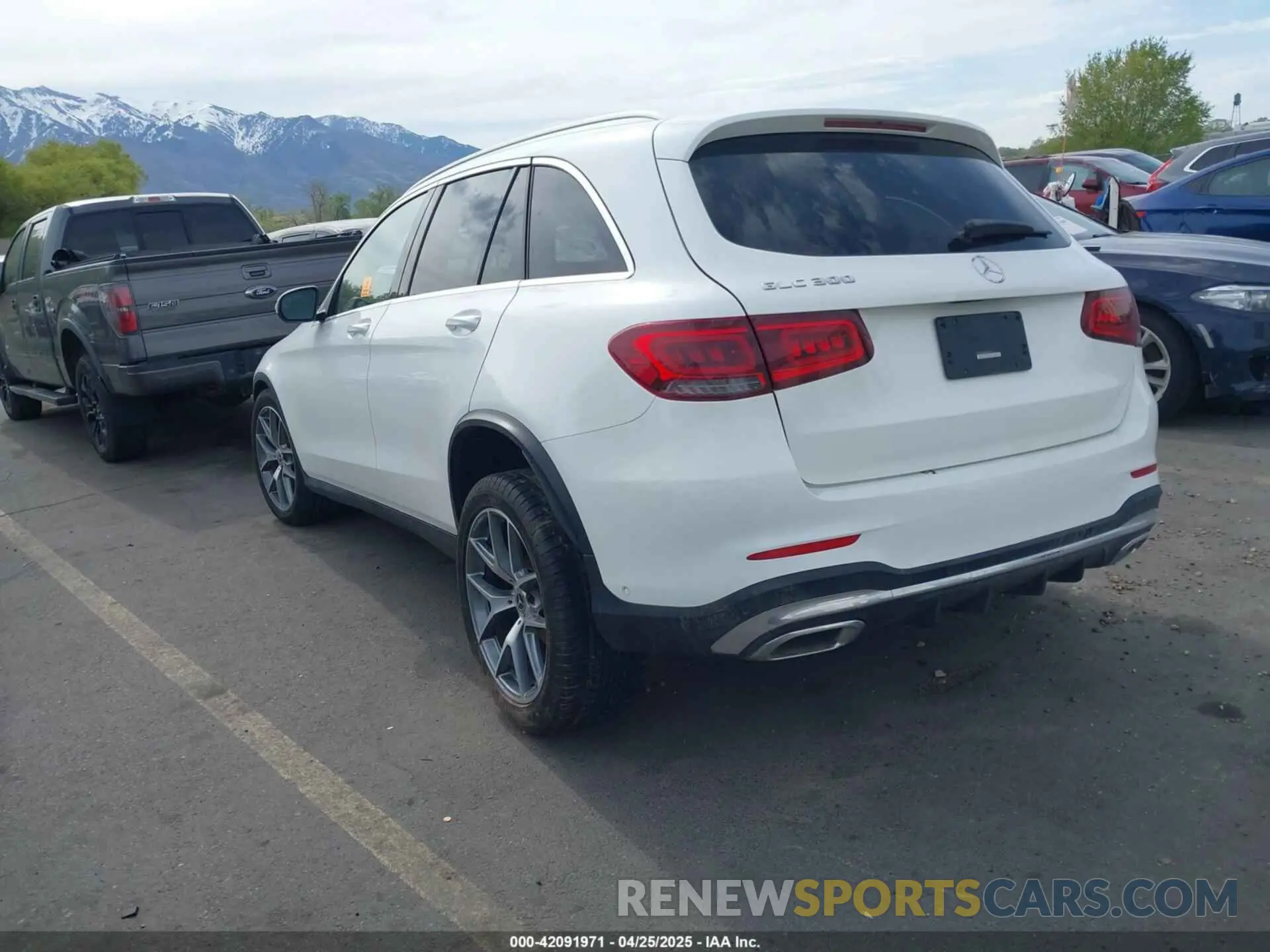 3 Photograph of a damaged car W1N0G8DB8MF879314 MERCEDES-BENZ GLC 300 2021