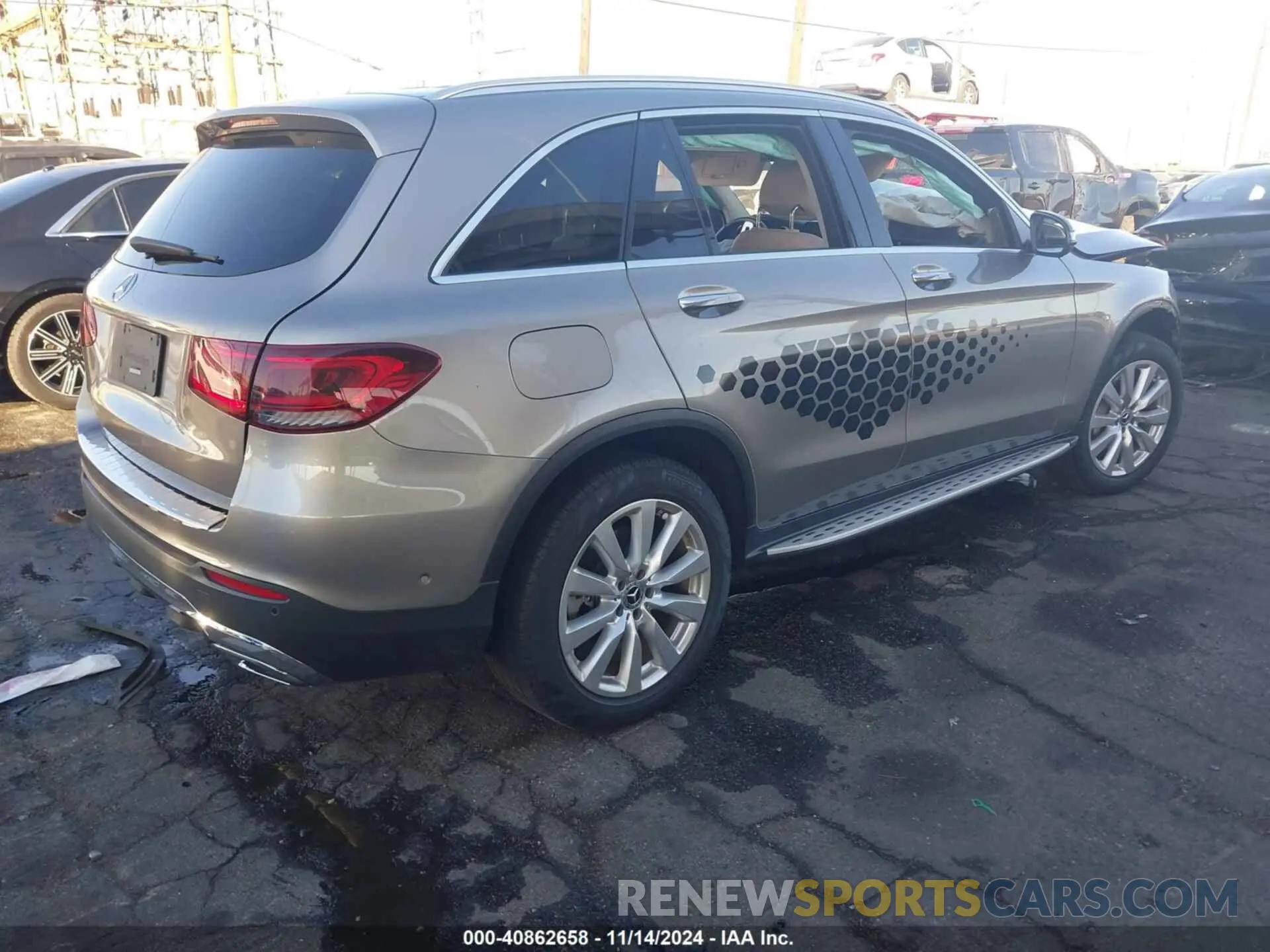 4 Photograph of a damaged car W1N0G8DB8MF892368 MERCEDES-BENZ GLC 300 2021