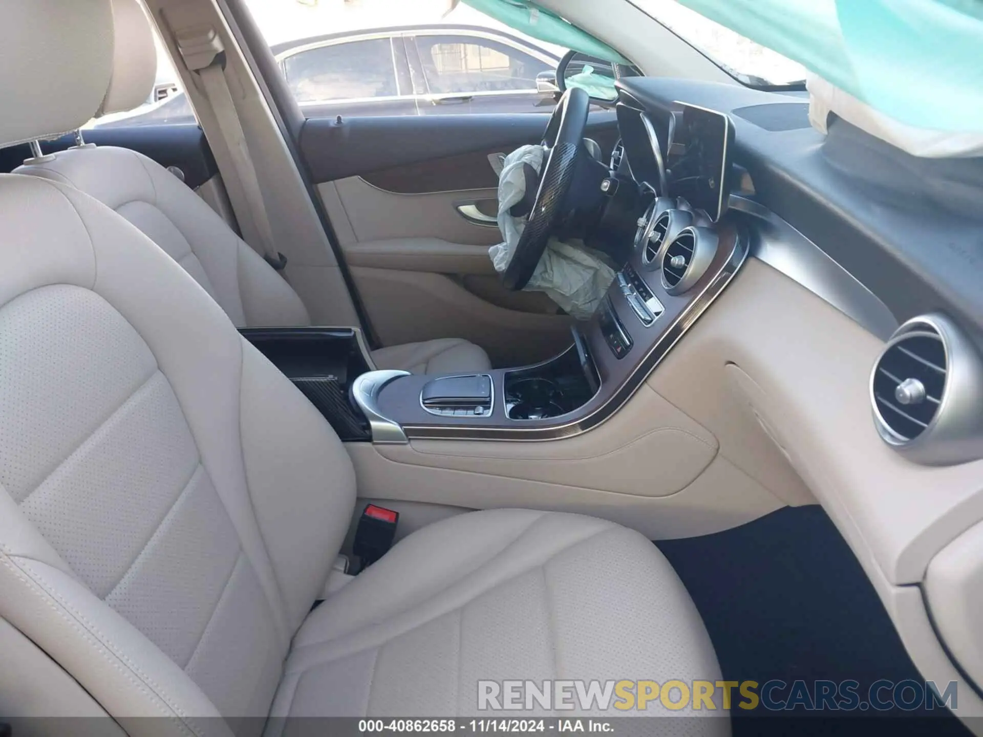 5 Photograph of a damaged car W1N0G8DB8MF892368 MERCEDES-BENZ GLC 300 2021