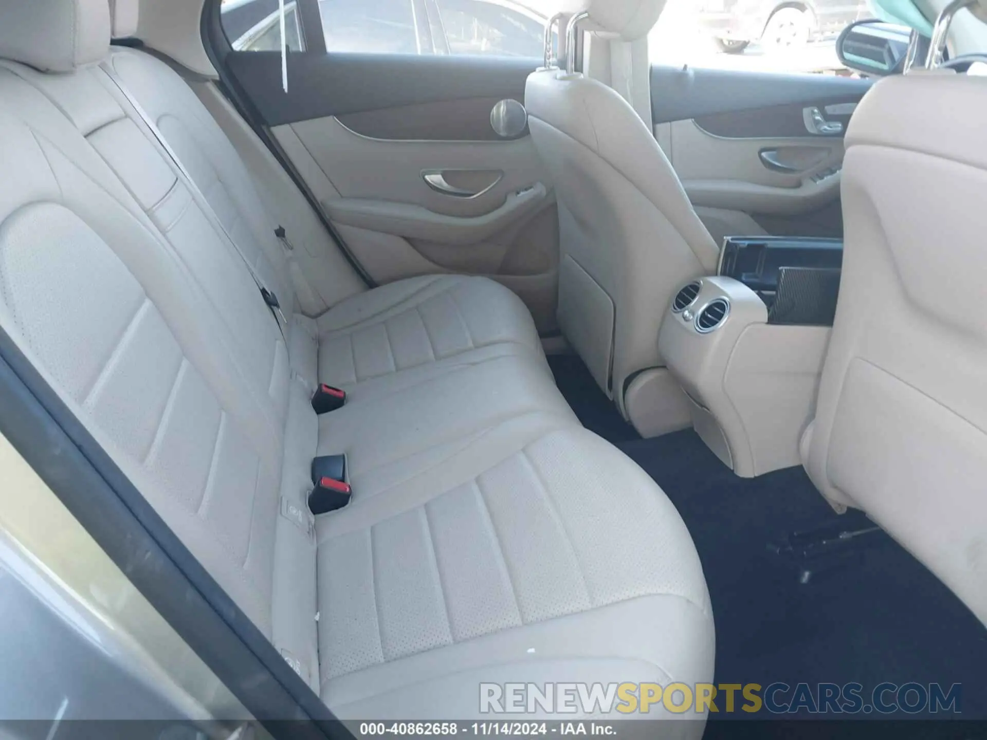 8 Photograph of a damaged car W1N0G8DB8MF892368 MERCEDES-BENZ GLC 300 2021
