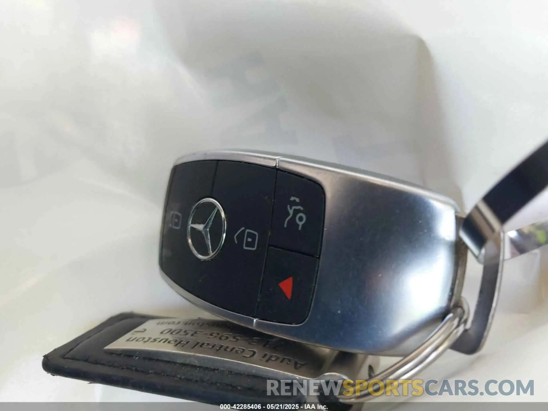 11 Photograph of a damaged car W1N0G8DB9MF880469 MERCEDES-BENZ GLC 300 2021