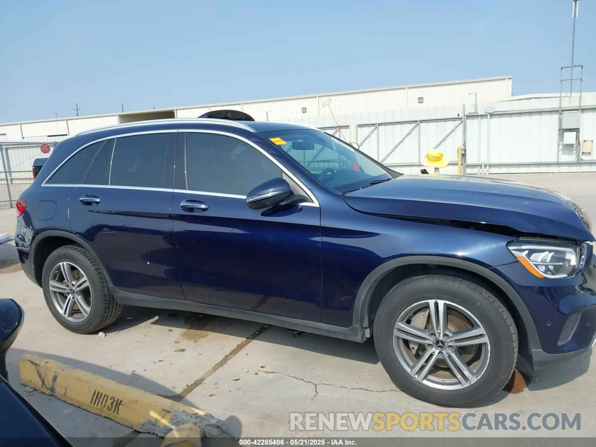 13 Photograph of a damaged car W1N0G8DB9MF880469 MERCEDES-BENZ GLC 300 2021