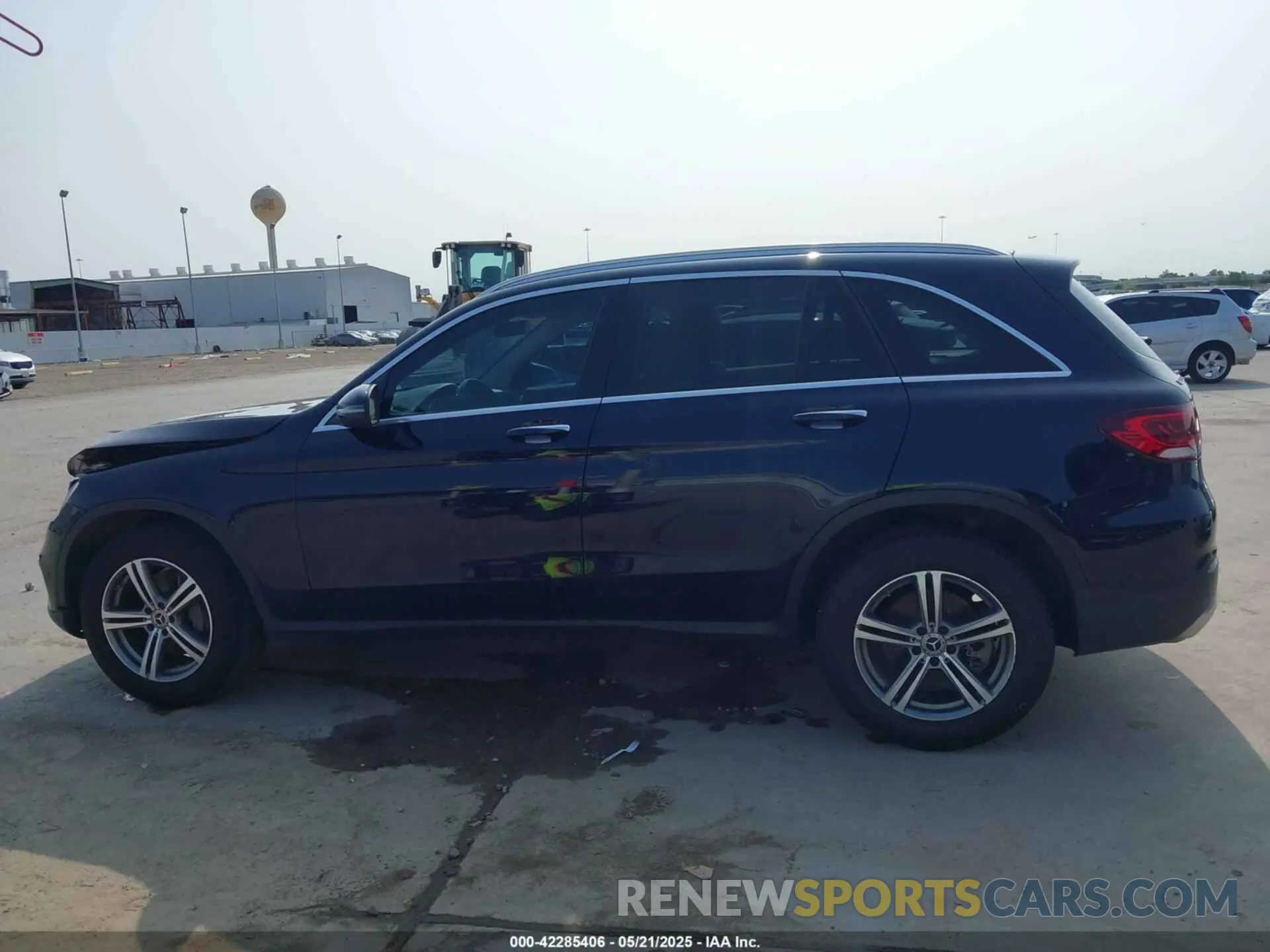 14 Photograph of a damaged car W1N0G8DB9MF880469 MERCEDES-BENZ GLC 300 2021