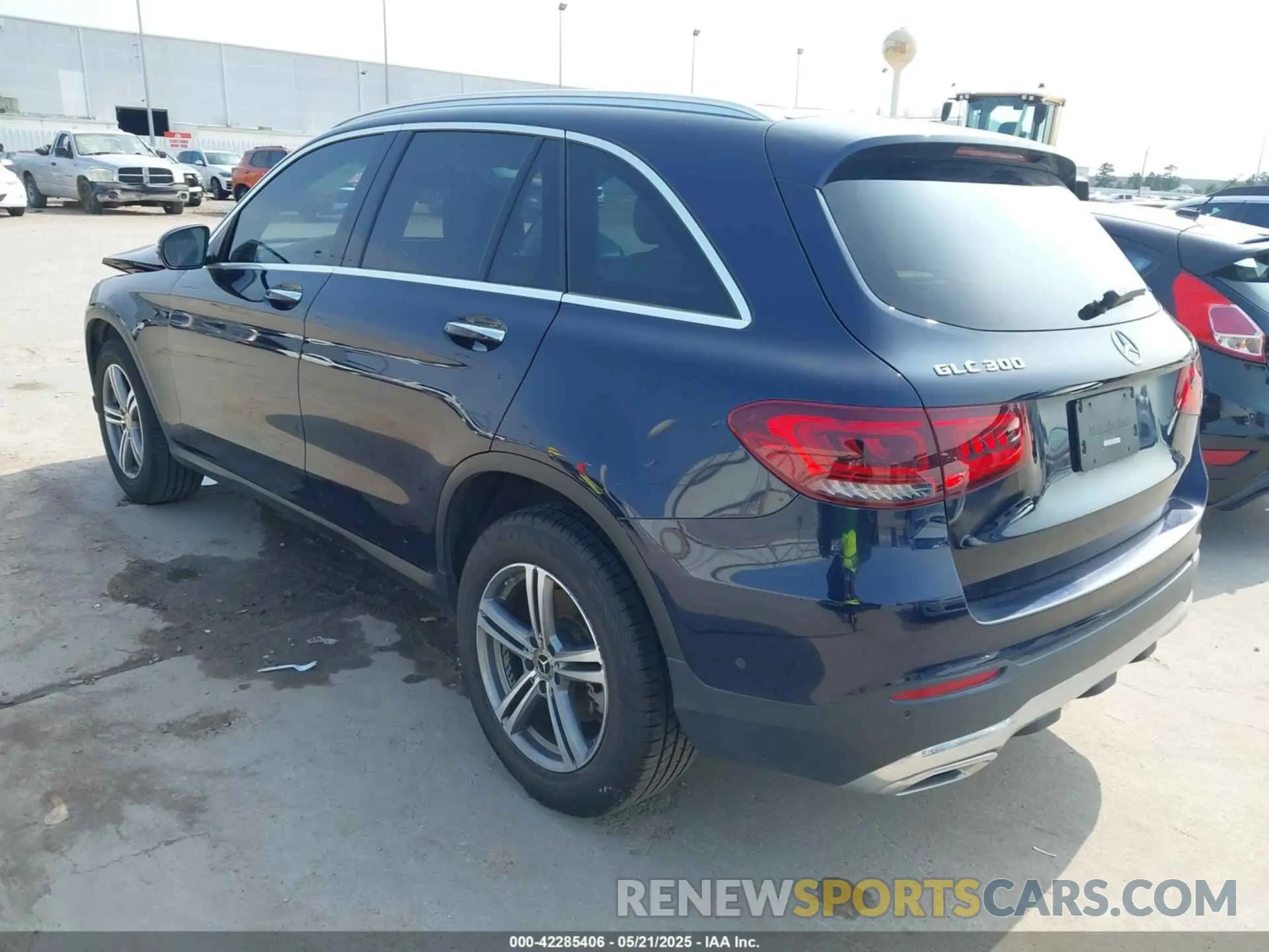 3 Photograph of a damaged car W1N0G8DB9MF880469 MERCEDES-BENZ GLC 300 2021