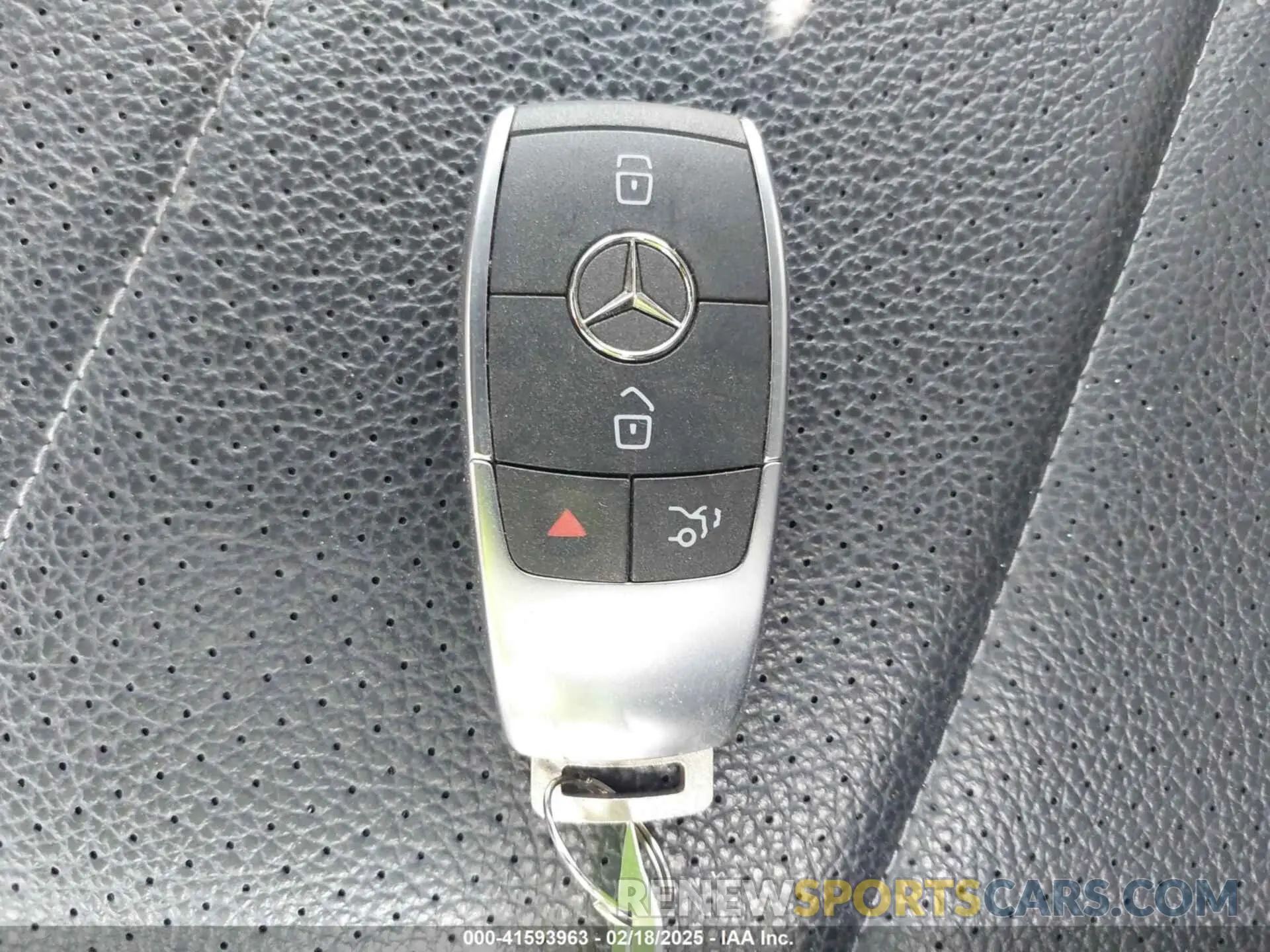 11 Photograph of a damaged car W1N0G8DBXMV265290 MERCEDES-BENZ GLC 300 2021
