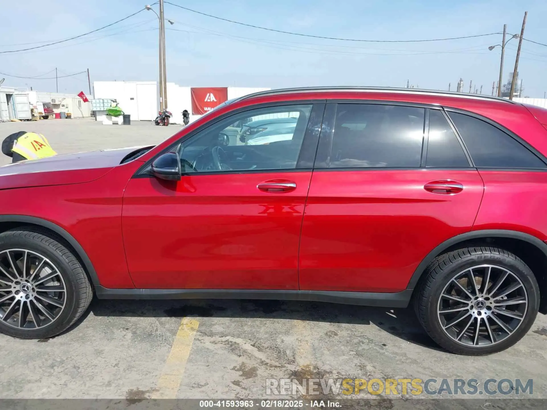 14 Photograph of a damaged car W1N0G8DBXMV265290 MERCEDES-BENZ GLC 300 2021
