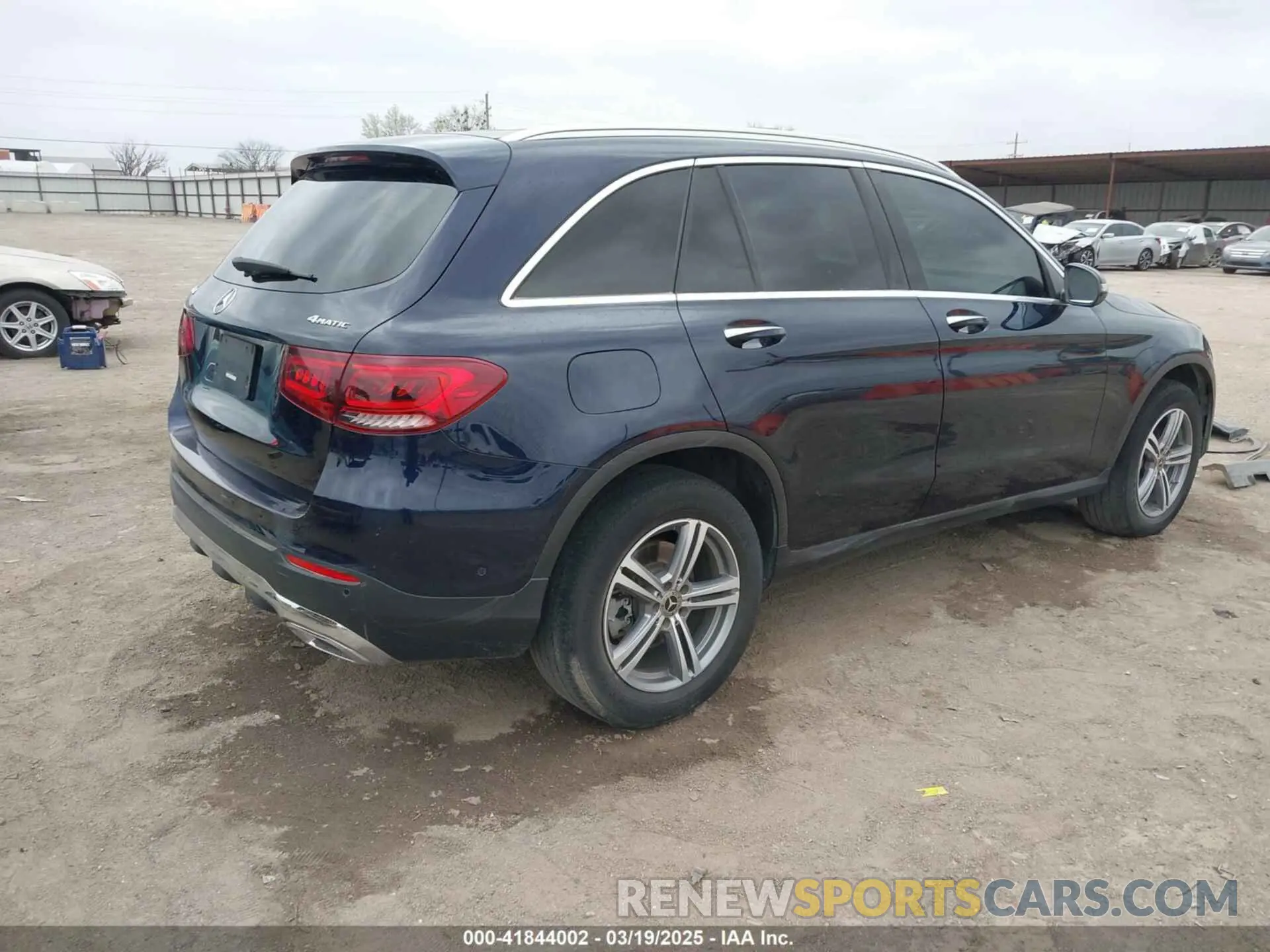4 Photograph of a damaged car W1N0G8EB0MF904446 MERCEDES-BENZ GLC 300 2021