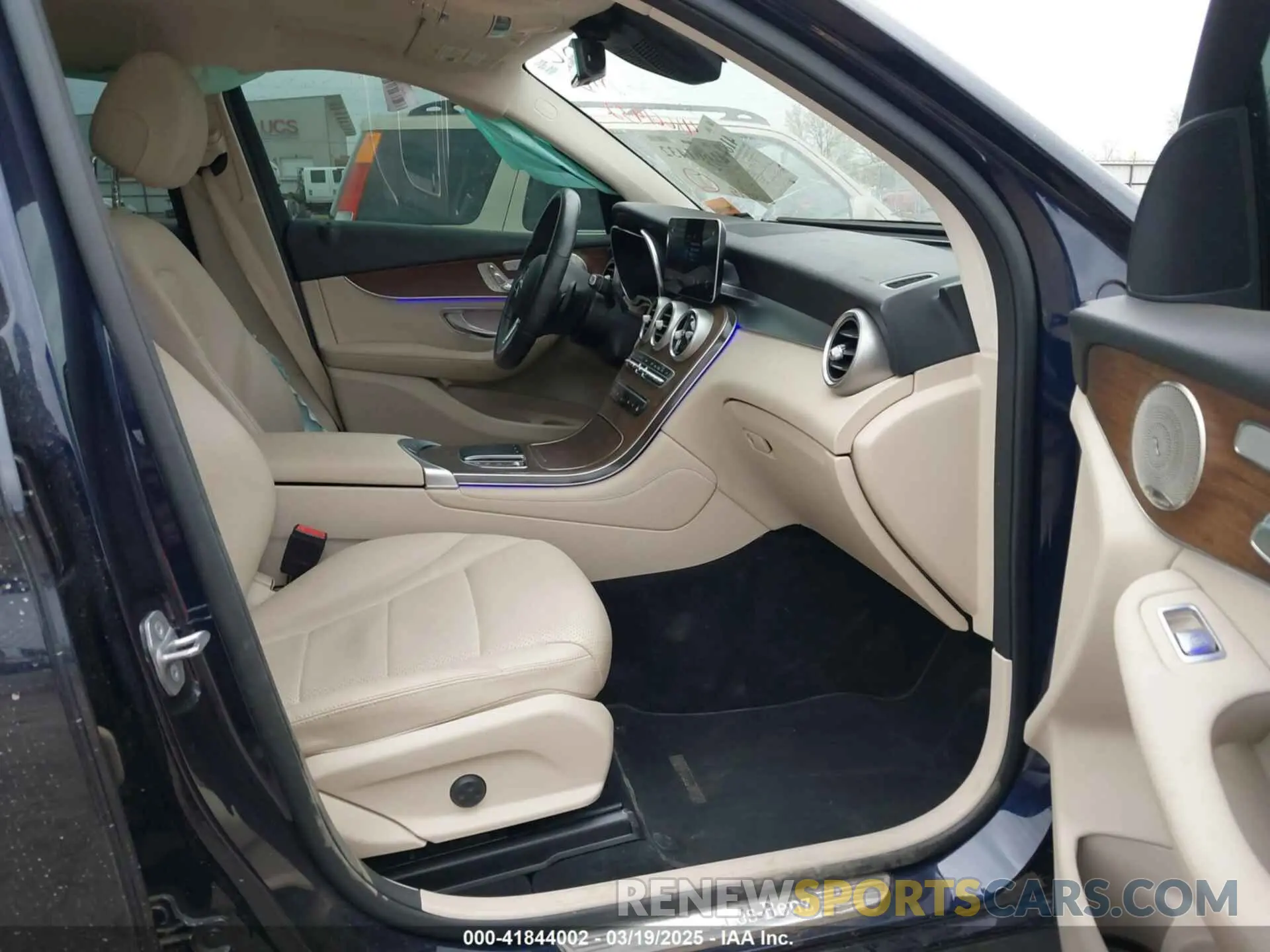 5 Photograph of a damaged car W1N0G8EB0MF904446 MERCEDES-BENZ GLC 300 2021