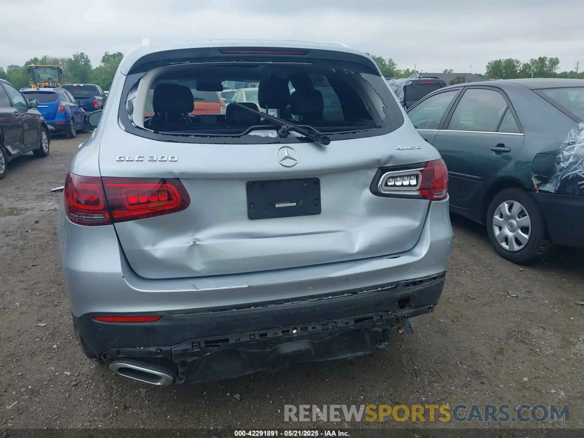 18 Photograph of a damaged car W1N0G8EB0MF918170 MERCEDES-BENZ GLC 300 2021