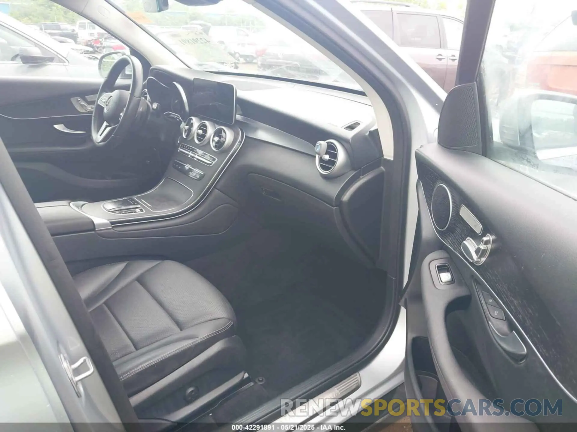 5 Photograph of a damaged car W1N0G8EB0MF918170 MERCEDES-BENZ GLC 300 2021