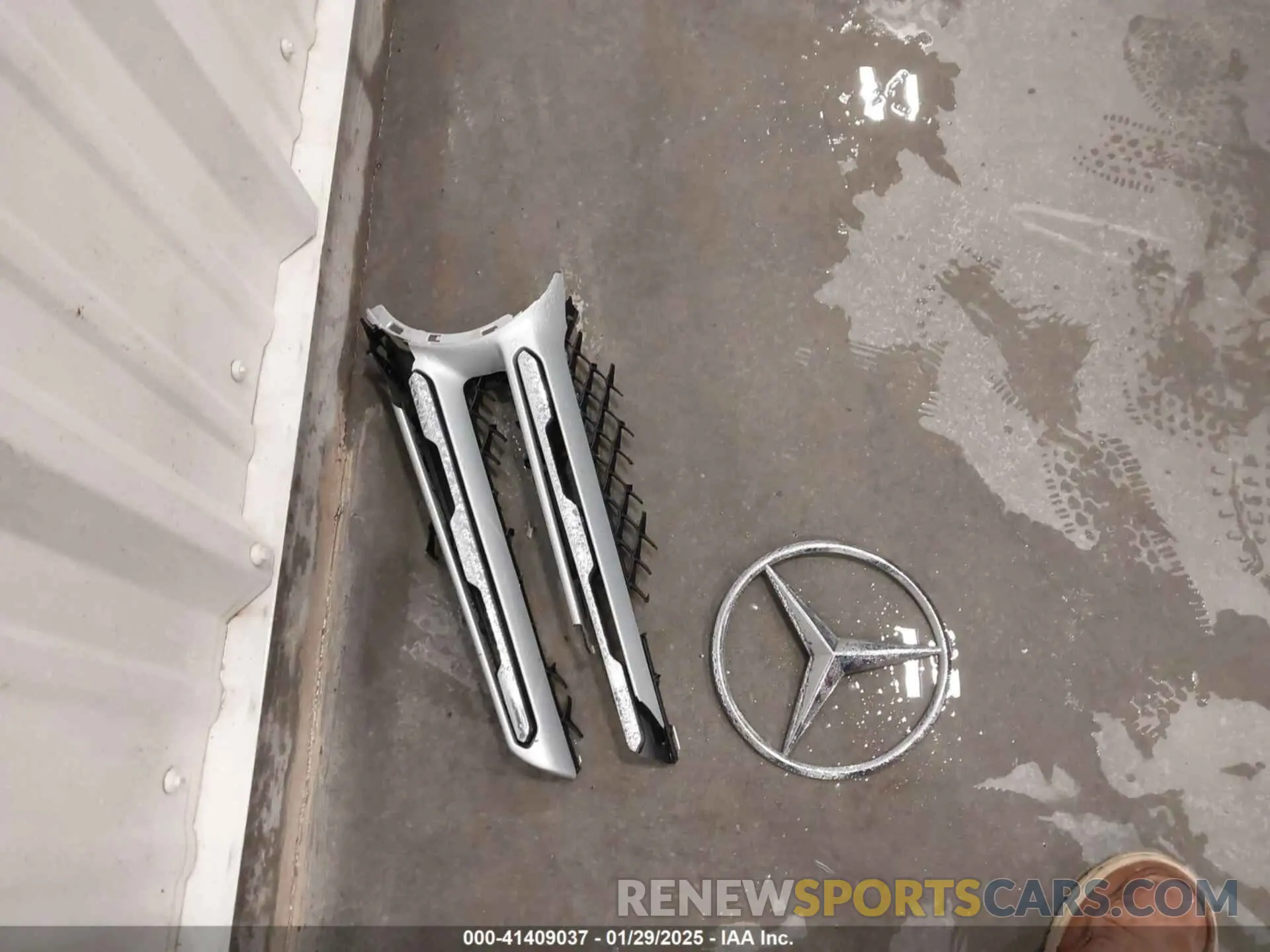 12 Photograph of a damaged car W1N0G8EB1MF867732 MERCEDES-BENZ GLC 300 2021