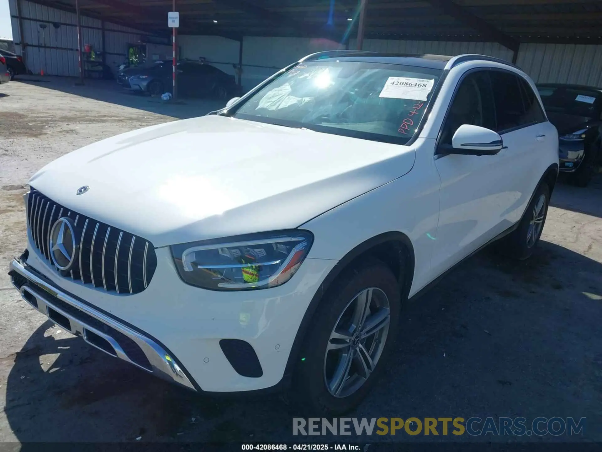 2 Photograph of a damaged car W1N0G8EB1MF885549 MERCEDES-BENZ GLC 300 2021