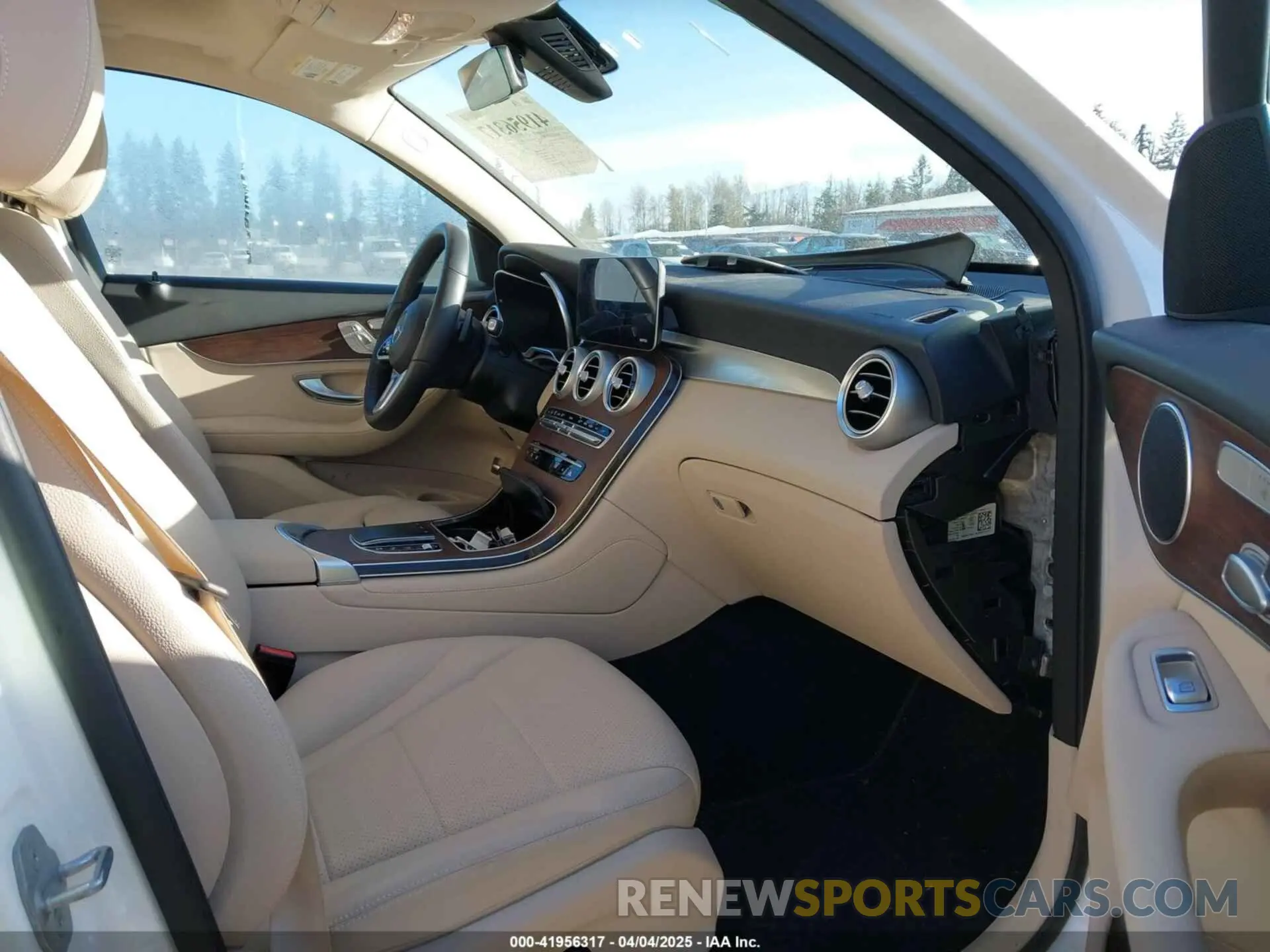 5 Photograph of a damaged car W1N0G8EB2MV272040 MERCEDES-BENZ GLC 300 2021
