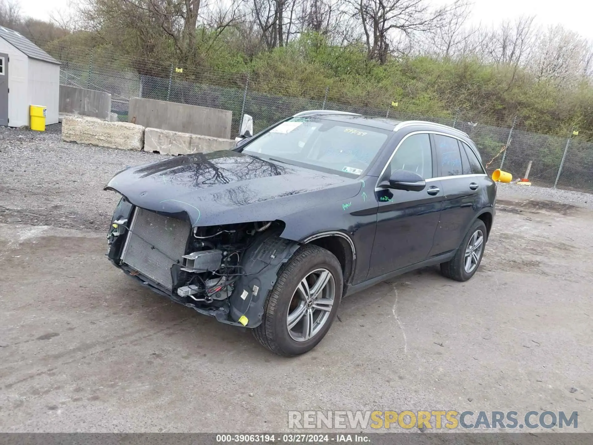 2 Photograph of a damaged car W1N0G8EB4MF897159 MERCEDES-BENZ GLC 300 2021