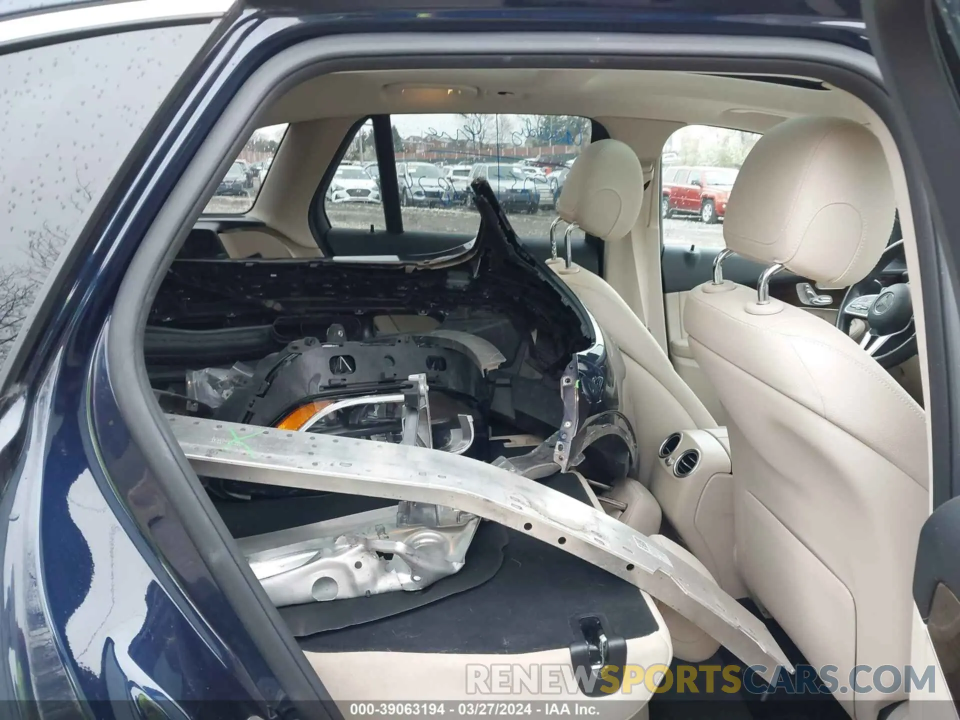 8 Photograph of a damaged car W1N0G8EB4MF897159 MERCEDES-BENZ GLC 300 2021