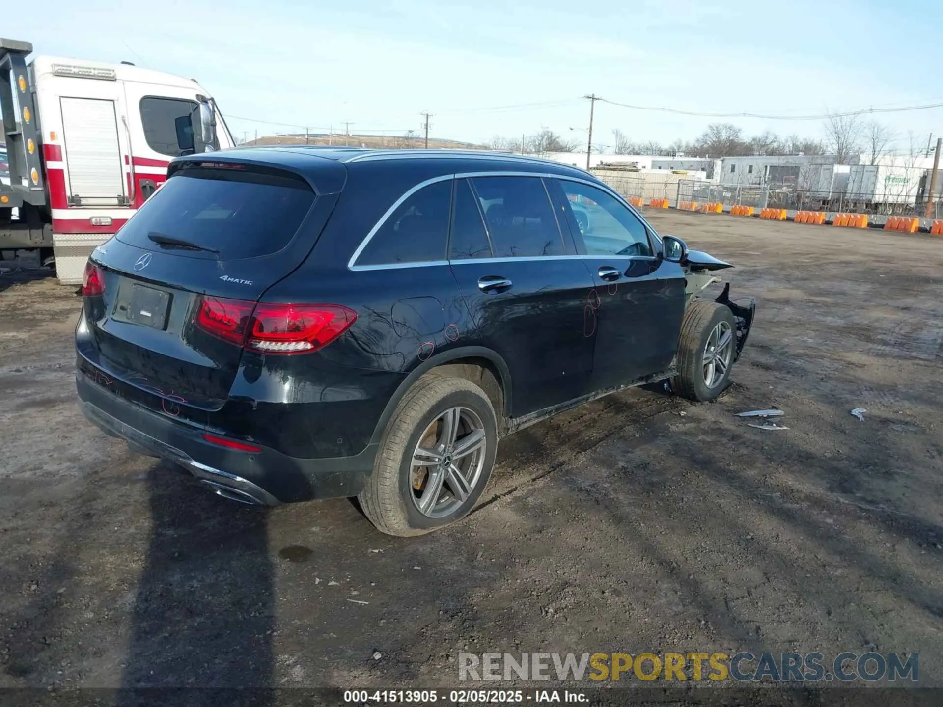 4 Photograph of a damaged car W1N0G8EB4MF923176 MERCEDES-BENZ GLC 300 2021