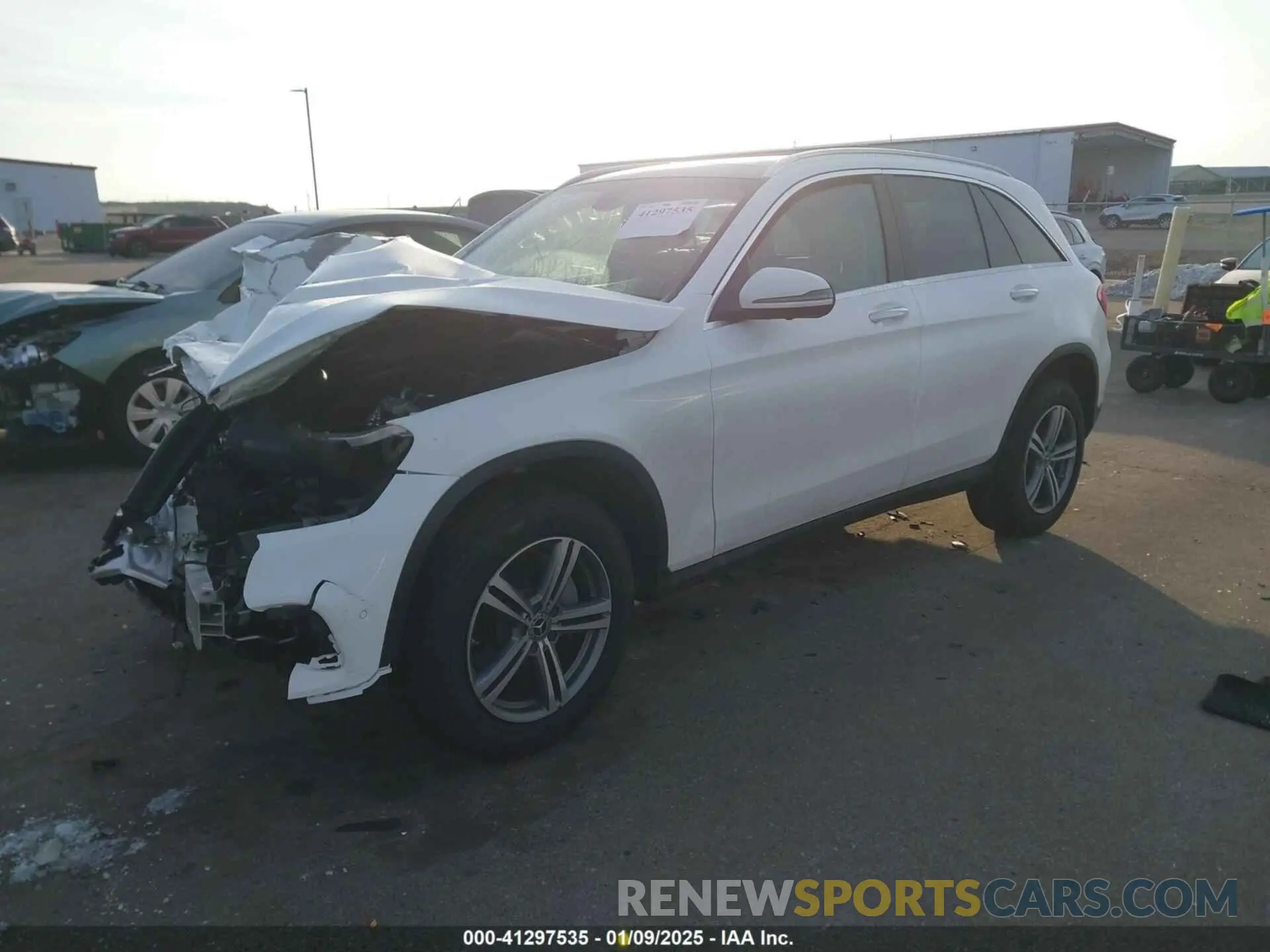 2 Photograph of a damaged car W1N0G8EB6MV290461 MERCEDES-BENZ GLC 300 2021