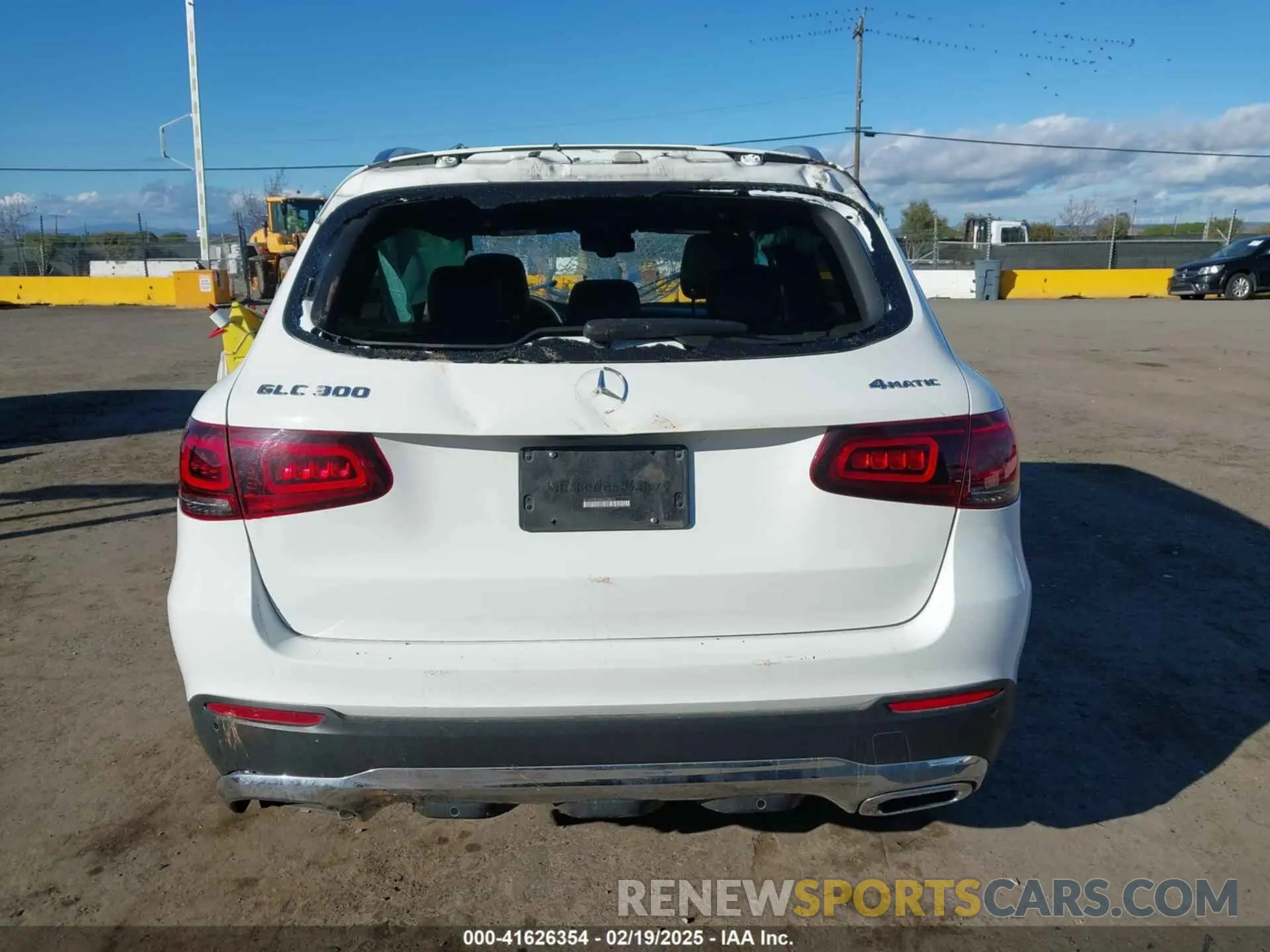 17 Photograph of a damaged car W1N0G8EB8MV308670 MERCEDES-BENZ GLC 300 2021