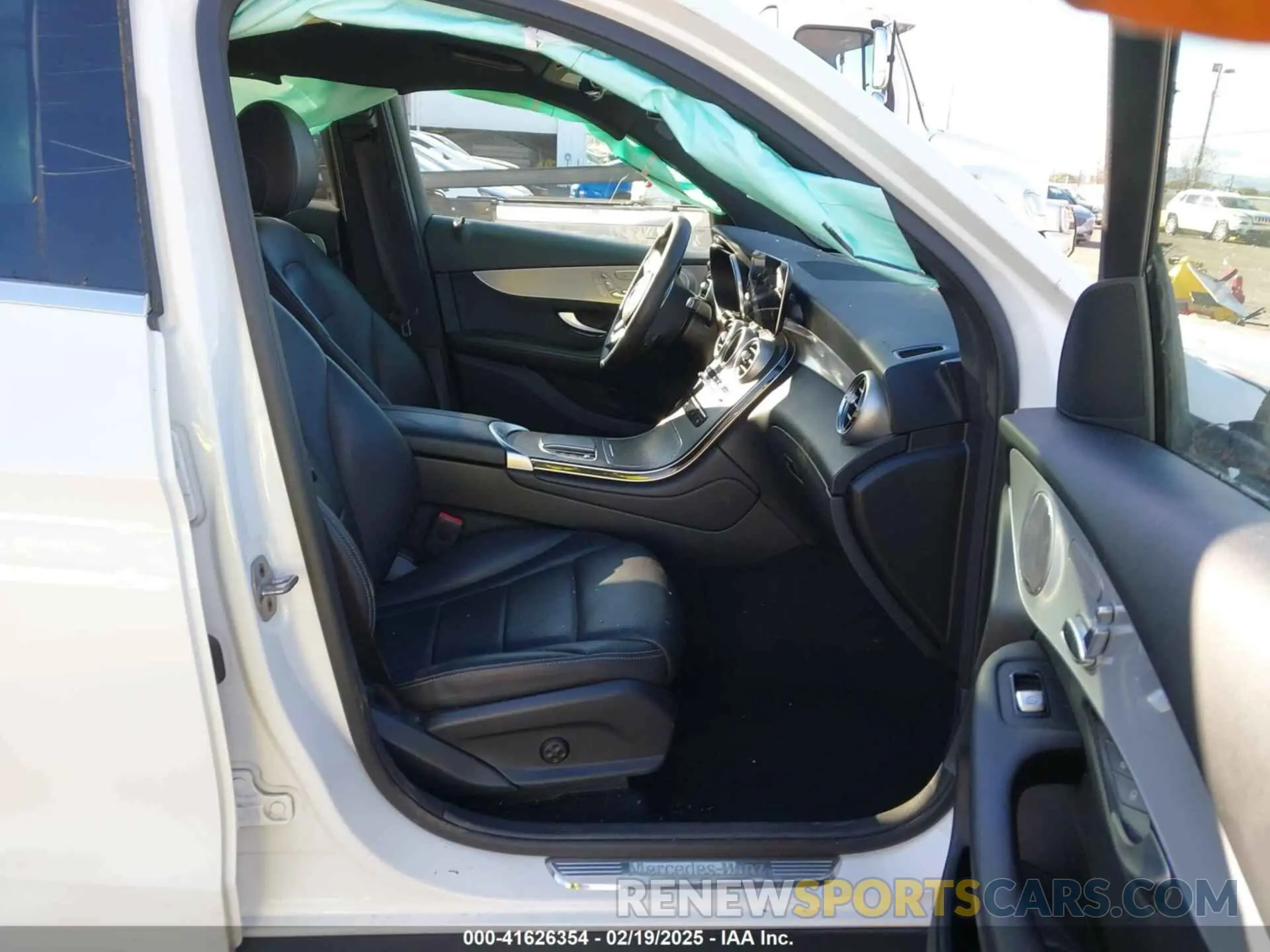5 Photograph of a damaged car W1N0G8EB8MV308670 MERCEDES-BENZ GLC 300 2021