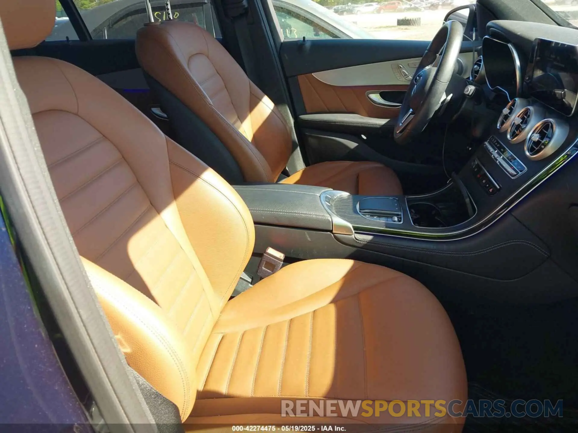 5 Photograph of a damaged car W1N0G8EBXMF891611 MERCEDES-BENZ GLC 300 2021