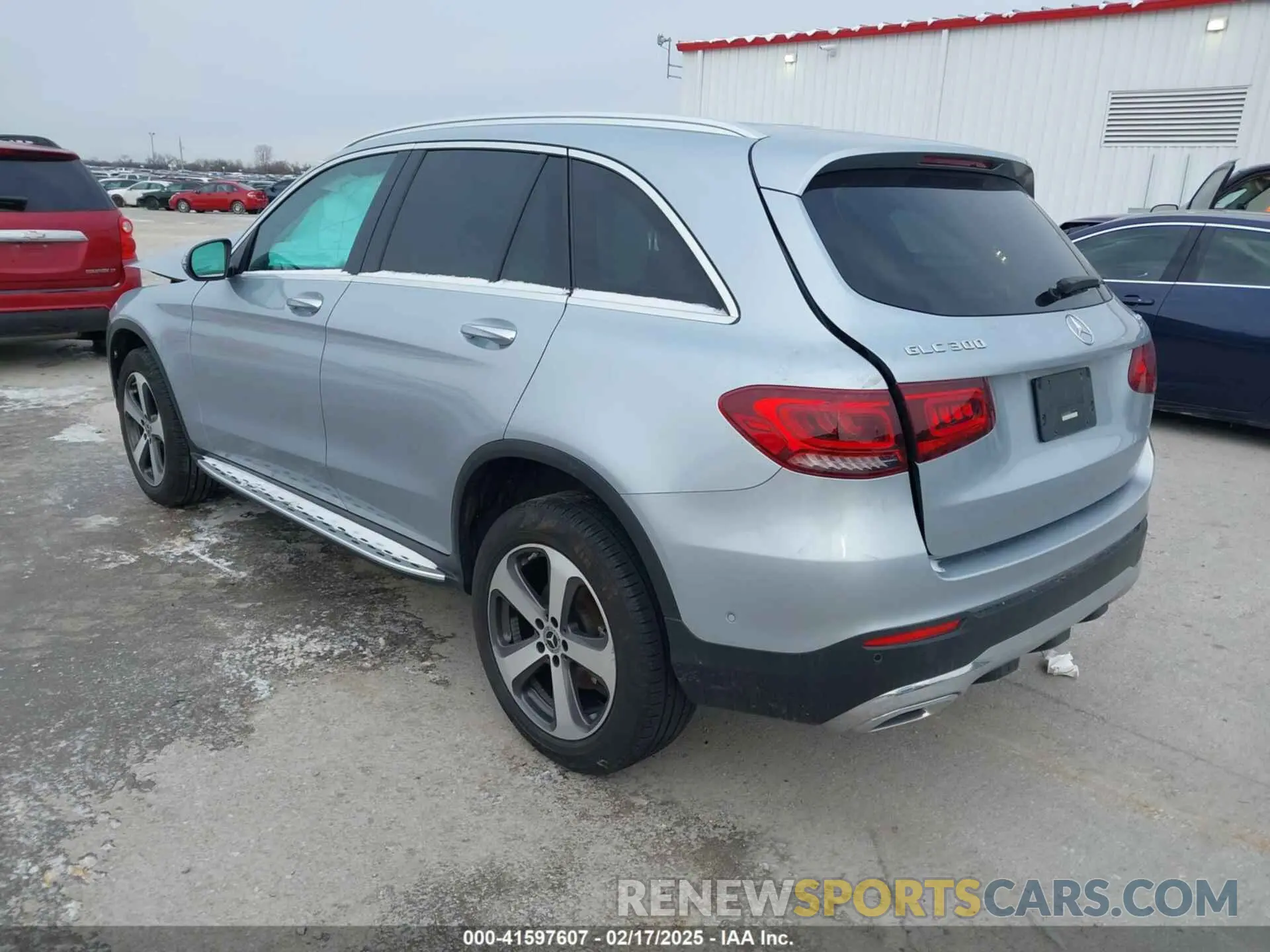 3 Photograph of a damaged car W1N0G8EBXMF965111 MERCEDES-BENZ GLC 300 2021