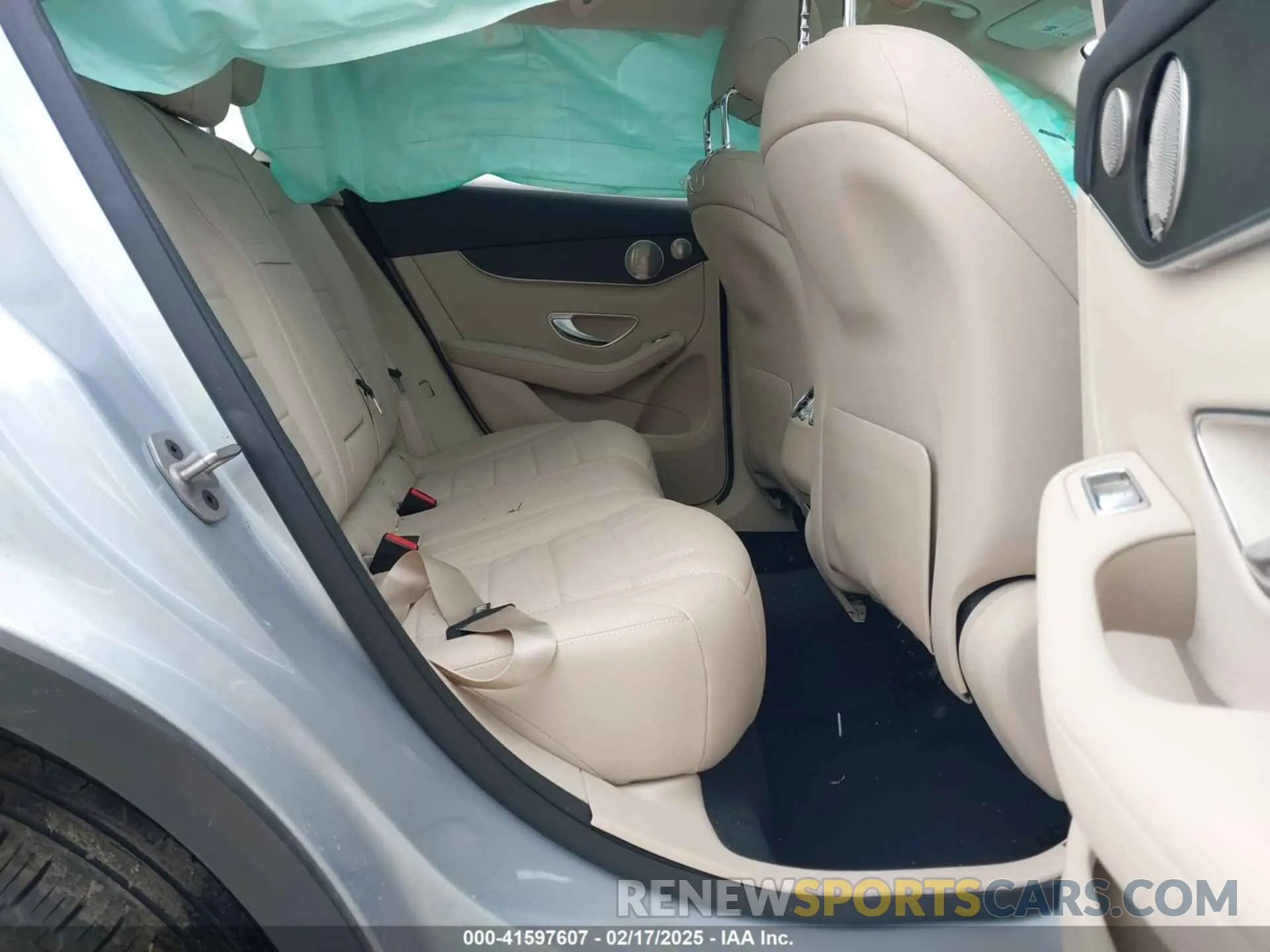 8 Photograph of a damaged car W1N0G8EBXMF965111 MERCEDES-BENZ GLC 300 2021