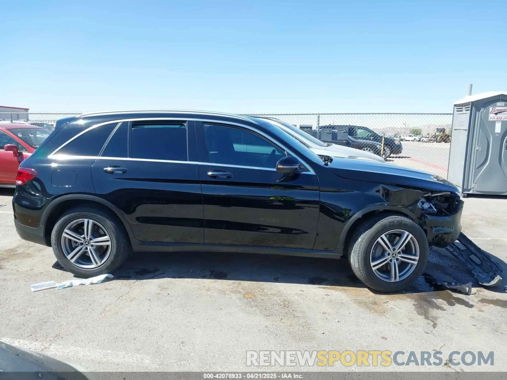 12 Photograph of a damaged car W1N0G8EBXMF984449 MERCEDES-BENZ GLC 300 2021