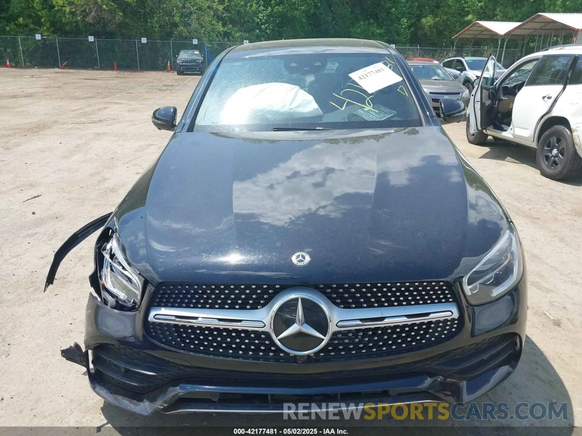12 Photograph of a damaged car W1N0J8EB0MG012046 MERCEDES-BENZ GLC 300 2021