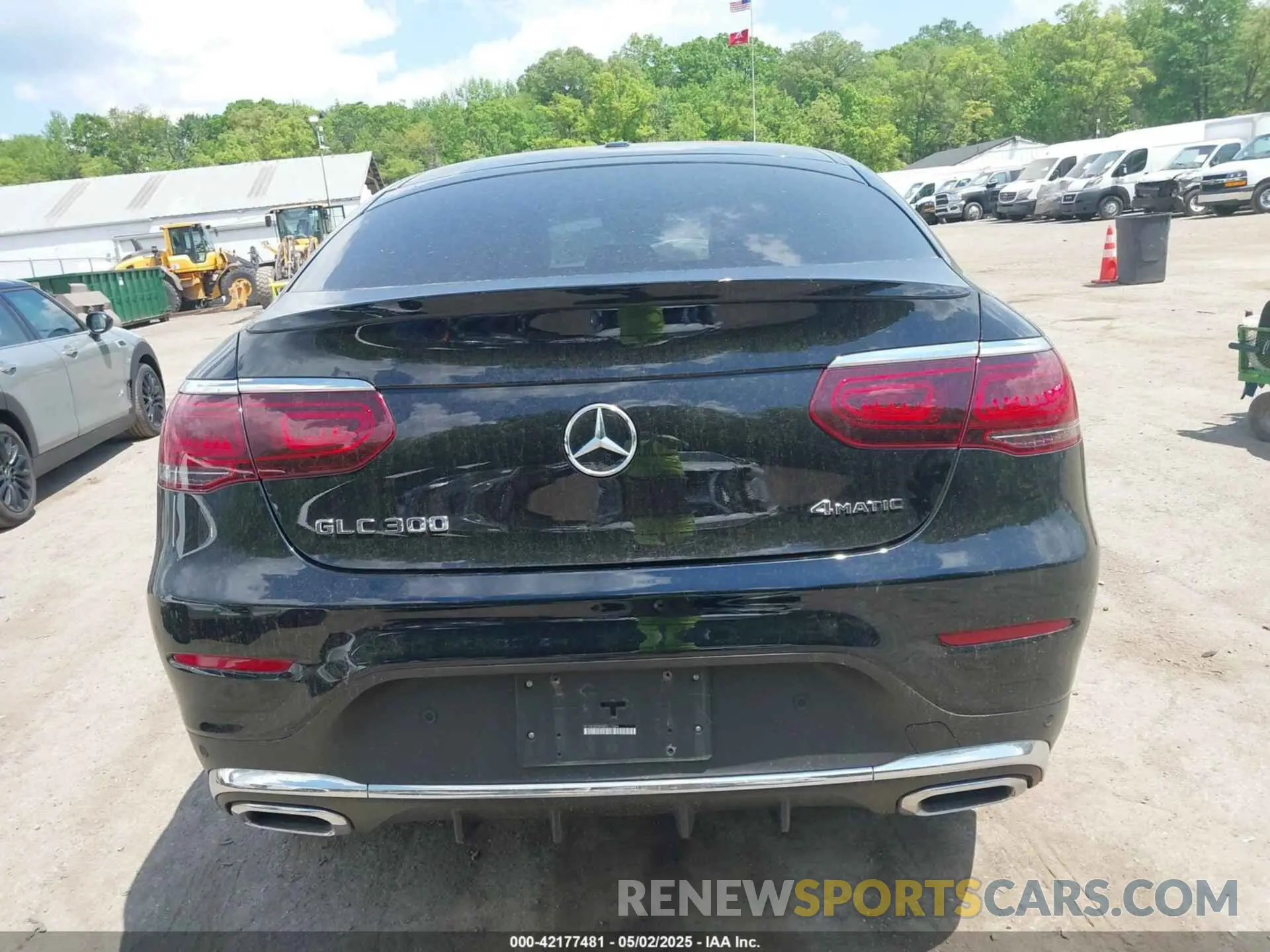 16 Photograph of a damaged car W1N0J8EB0MG012046 MERCEDES-BENZ GLC 300 2021