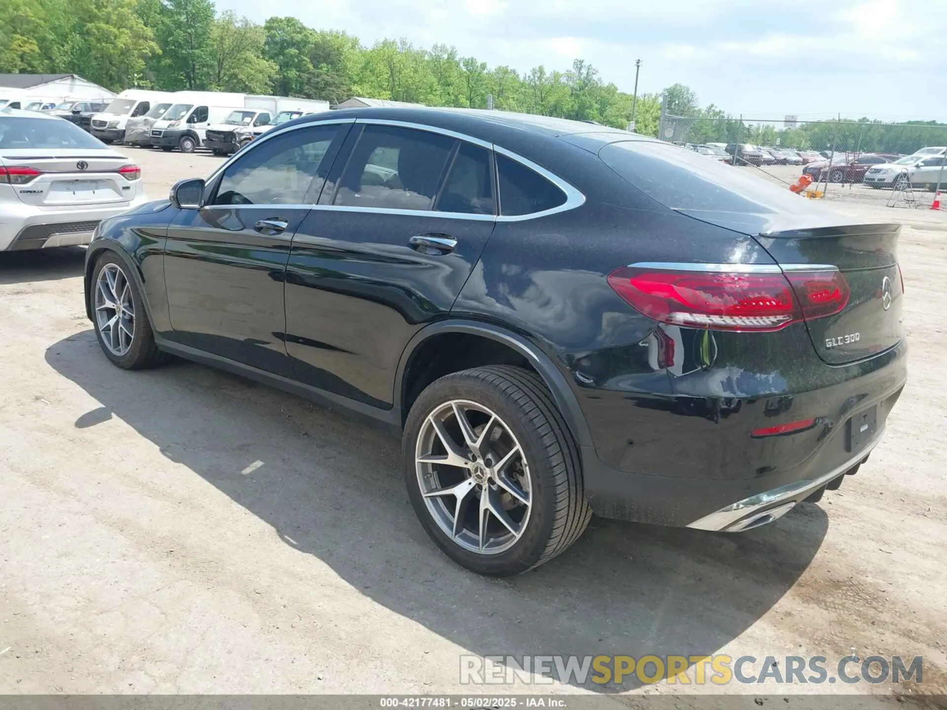 3 Photograph of a damaged car W1N0J8EB0MG012046 MERCEDES-BENZ GLC 300 2021