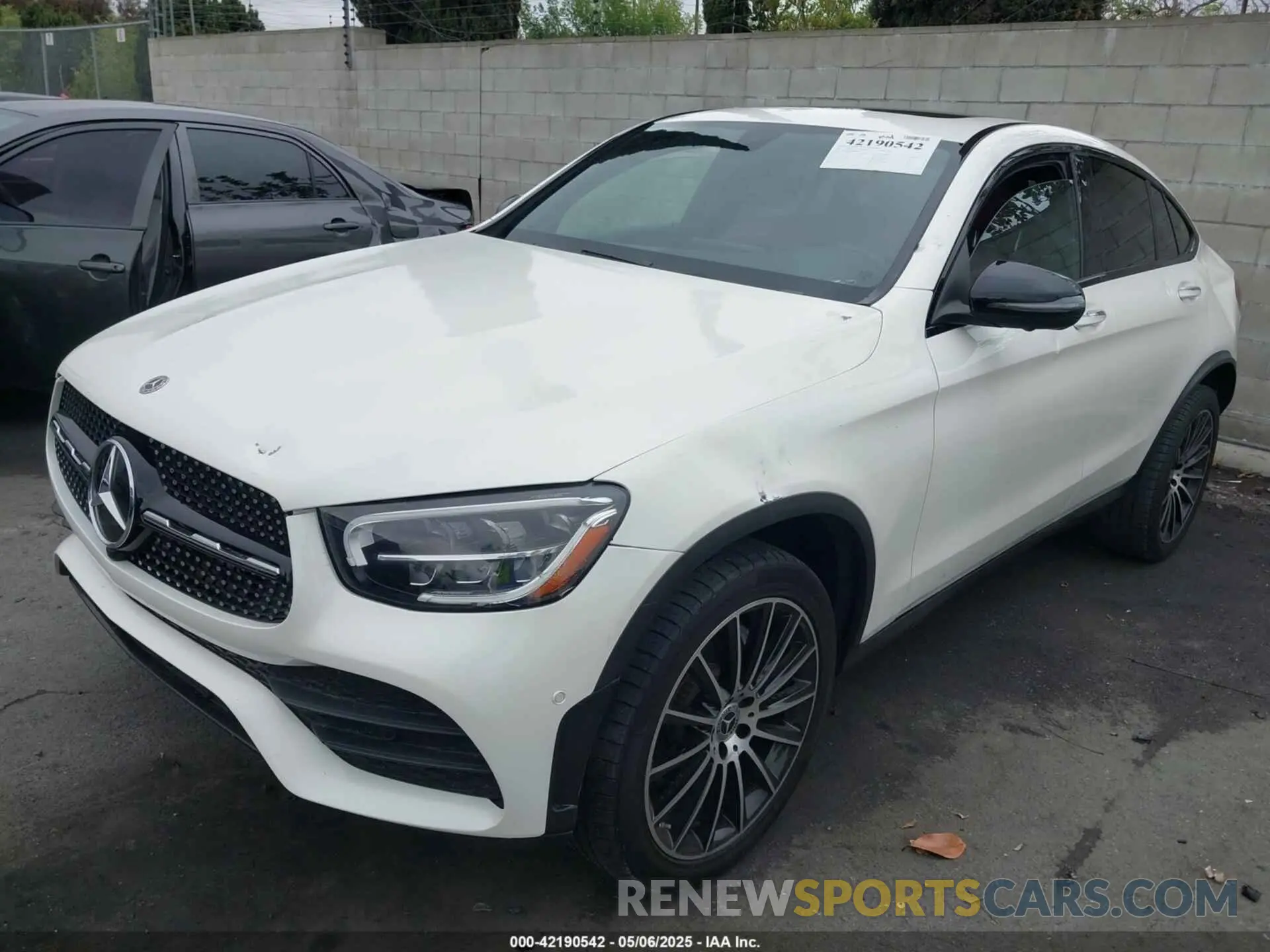 2 Photograph of a damaged car W1N0J8EB2MG007771 MERCEDES-BENZ GLC 300 2021