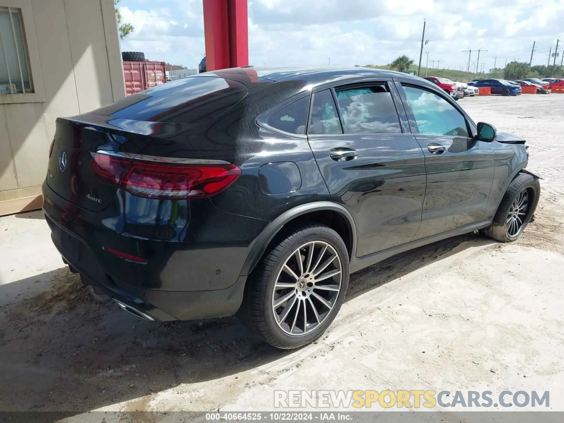 4 Photograph of a damaged car W1N0J8EB4MF877463 MERCEDES-BENZ GLC 300 2021
