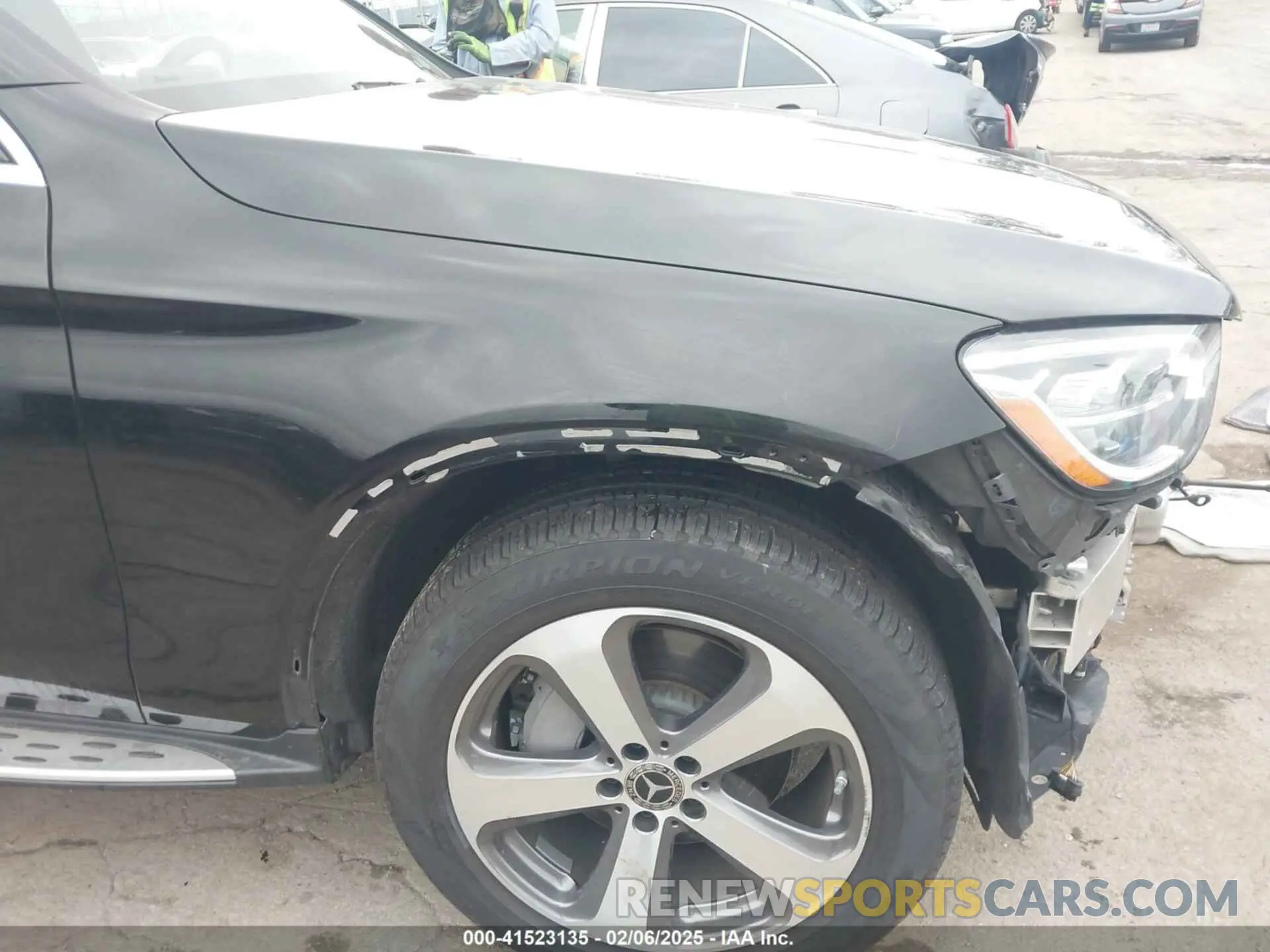 18 Photograph of a damaged car W1N0J8EB4MF913992 MERCEDES-BENZ GLC 300 2021