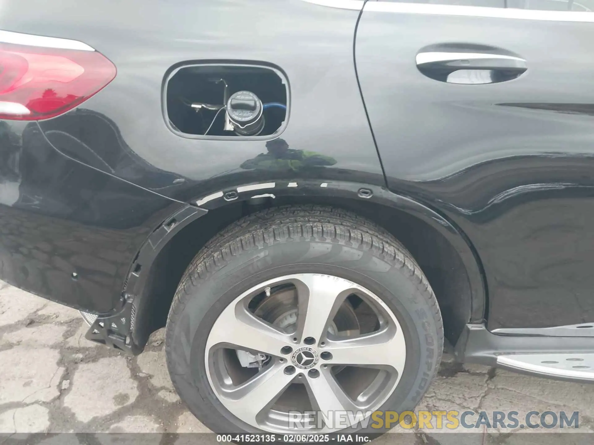 19 Photograph of a damaged car W1N0J8EB4MF913992 MERCEDES-BENZ GLC 300 2021
