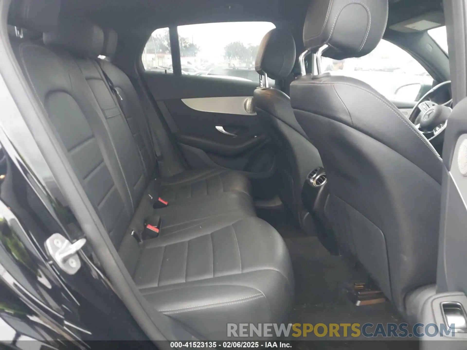 8 Photograph of a damaged car W1N0J8EB4MF913992 MERCEDES-BENZ GLC 300 2021