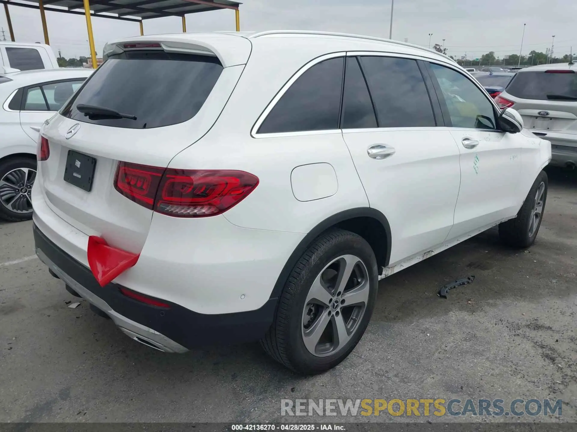 4 Photograph of a damaged car W1N0G8DB0NG080347 MERCEDES-BENZ GLC 300 2022
