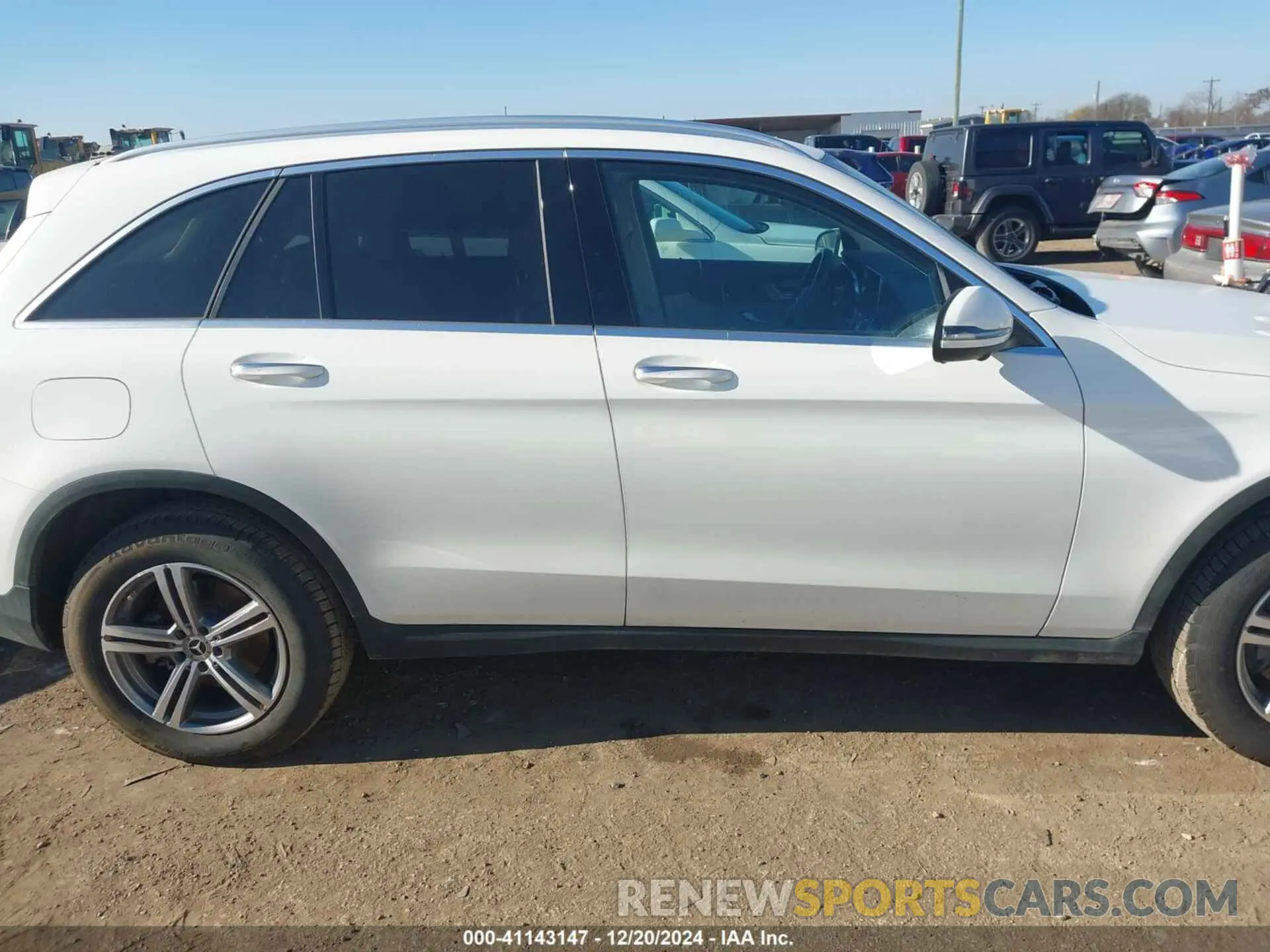 13 Photograph of a damaged car W1N0G8DB0NV333503 MERCEDES-BENZ GLC 300 2022