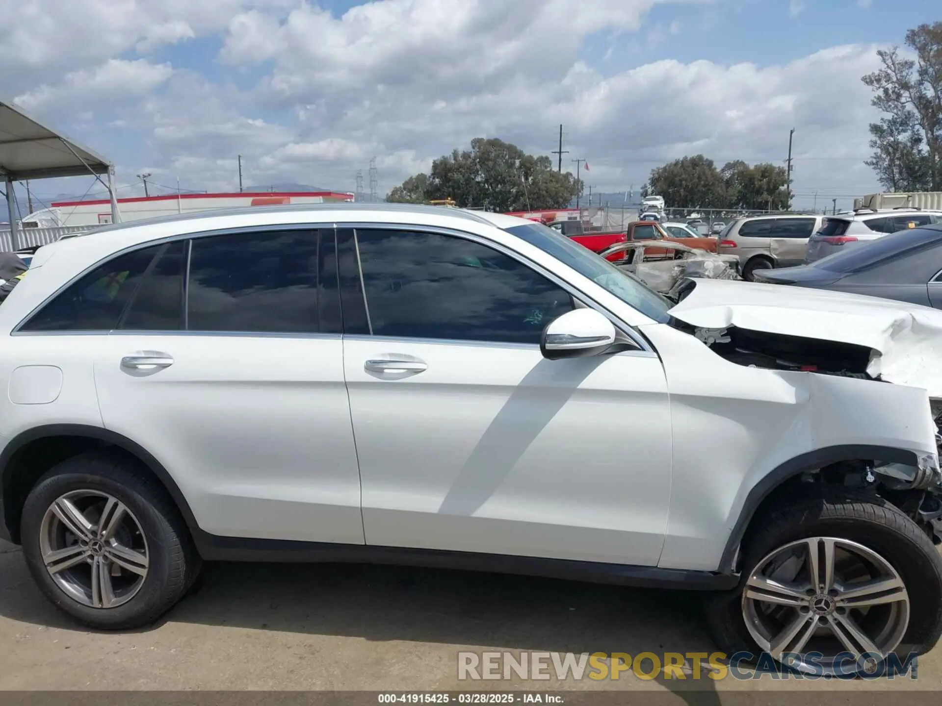14 Photograph of a damaged car W1N0G8DB0NV344579 MERCEDES-BENZ GLC 300 2022