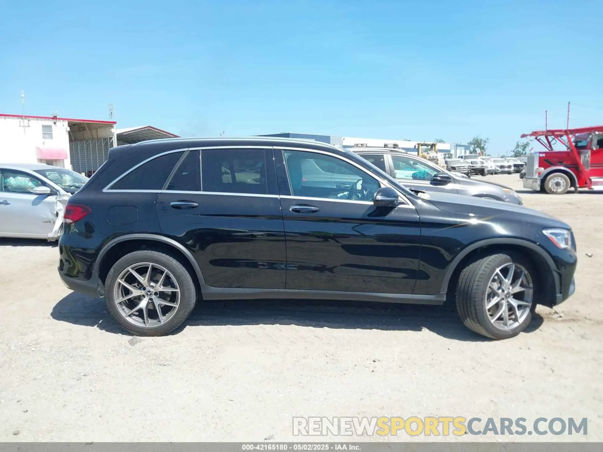13 Photograph of a damaged car W1N0G8DB0NV346185 MERCEDES-BENZ GLC 300 2022