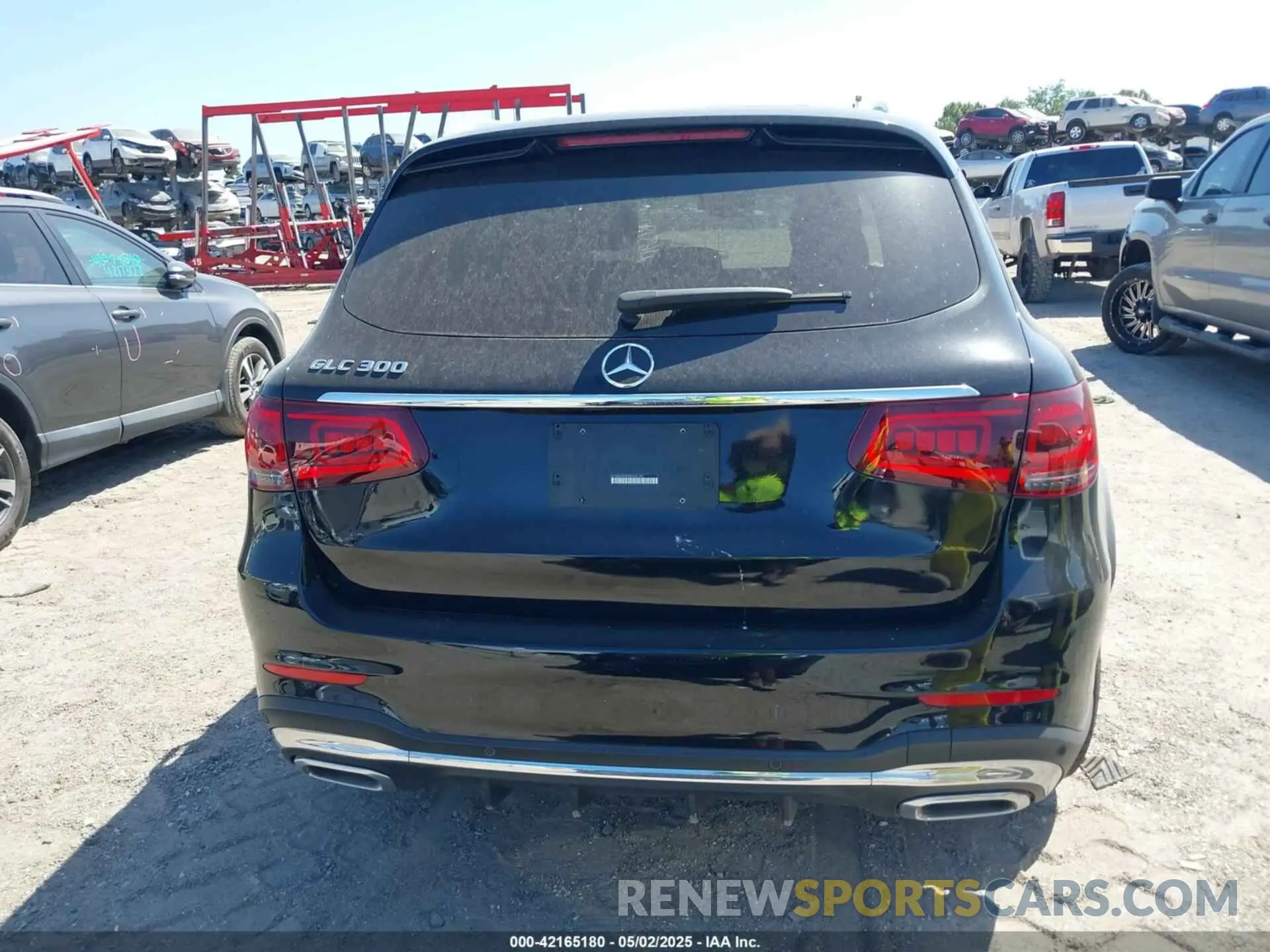 16 Photograph of a damaged car W1N0G8DB0NV346185 MERCEDES-BENZ GLC 300 2022