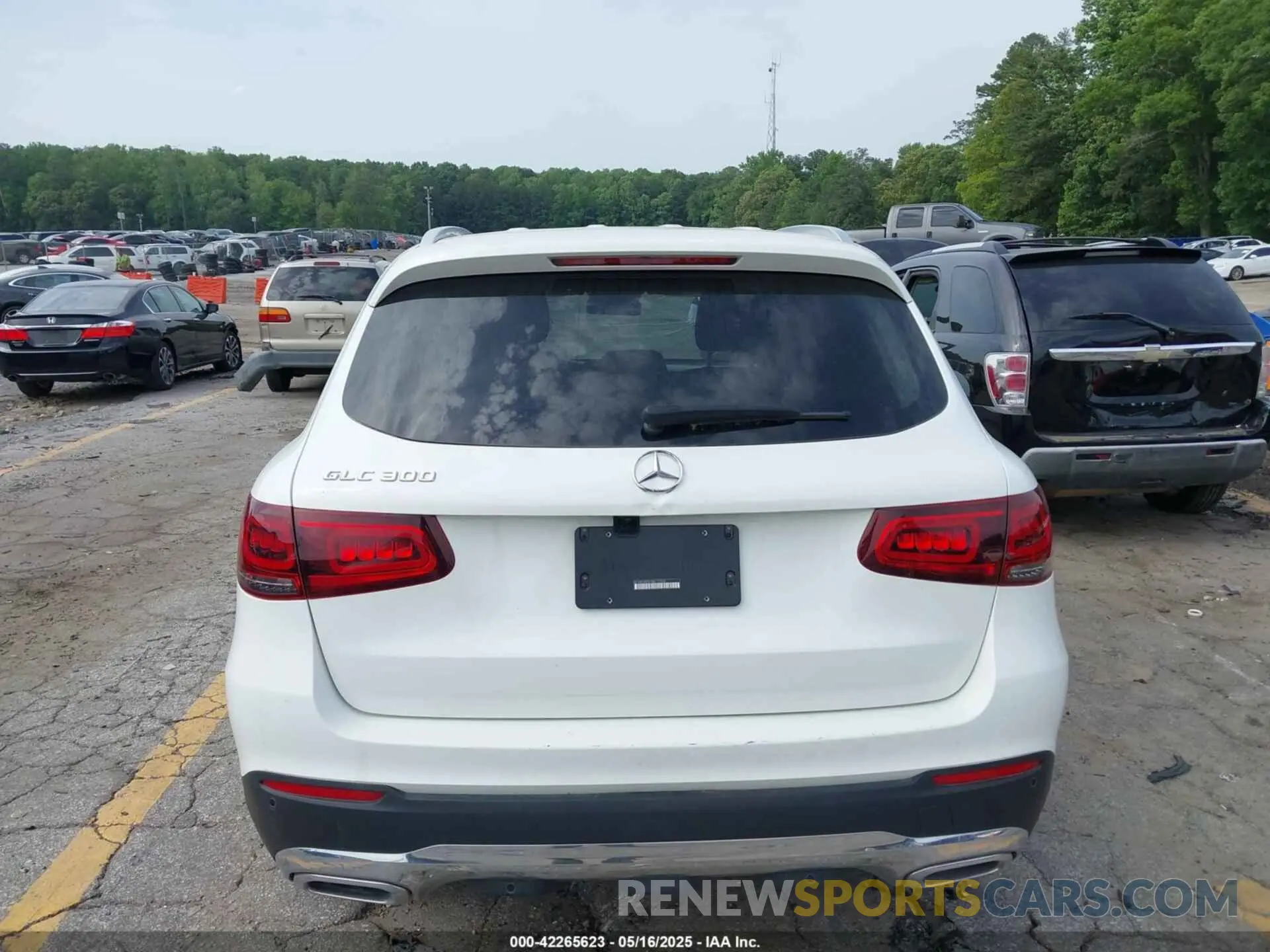 16 Photograph of a damaged car W1N0G8DB1NG117535 MERCEDES-BENZ GLC 300 2022