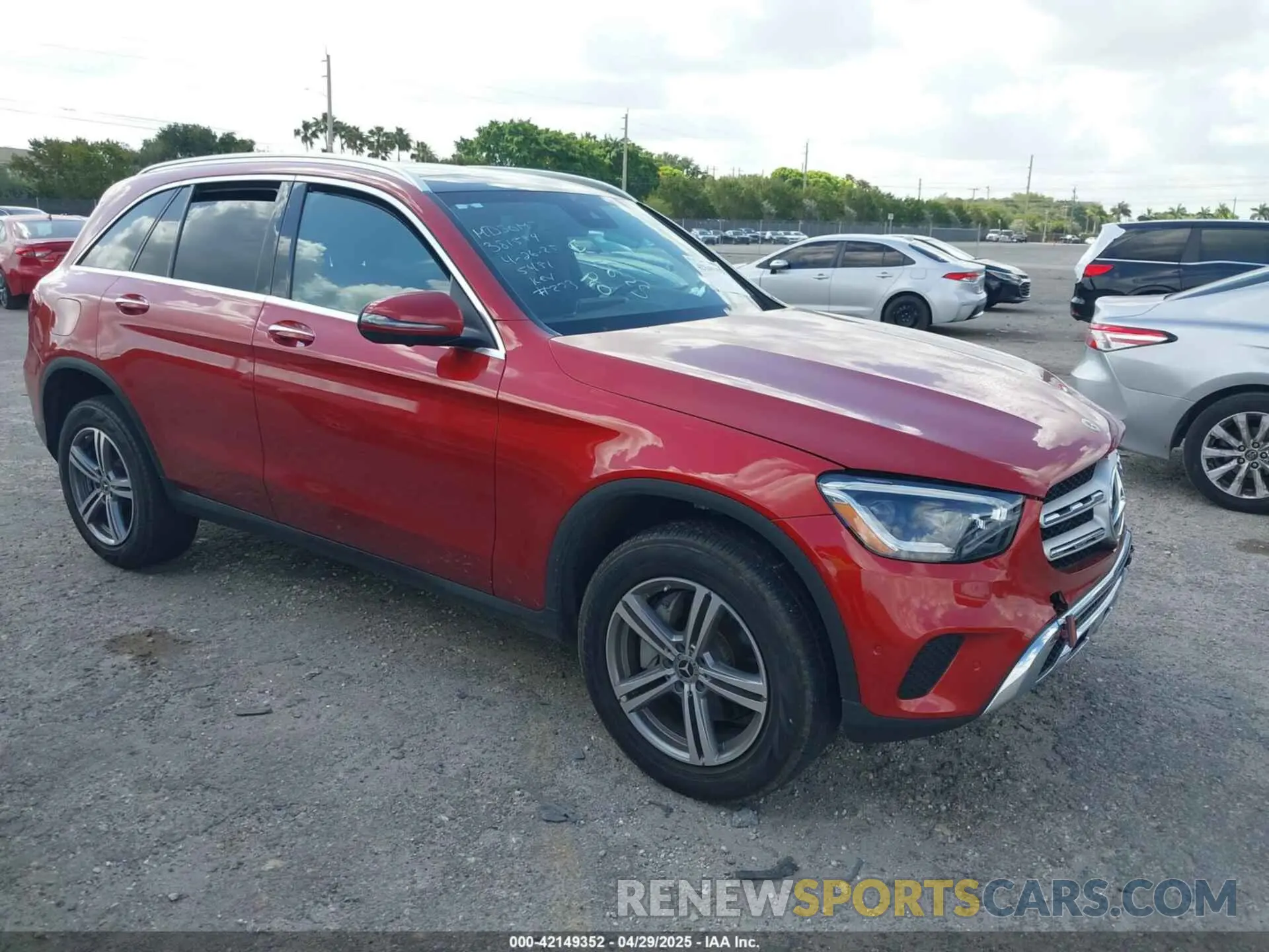 1 Photograph of a damaged car W1N0G8DB1NV345451 MERCEDES-BENZ GLC 300 2022