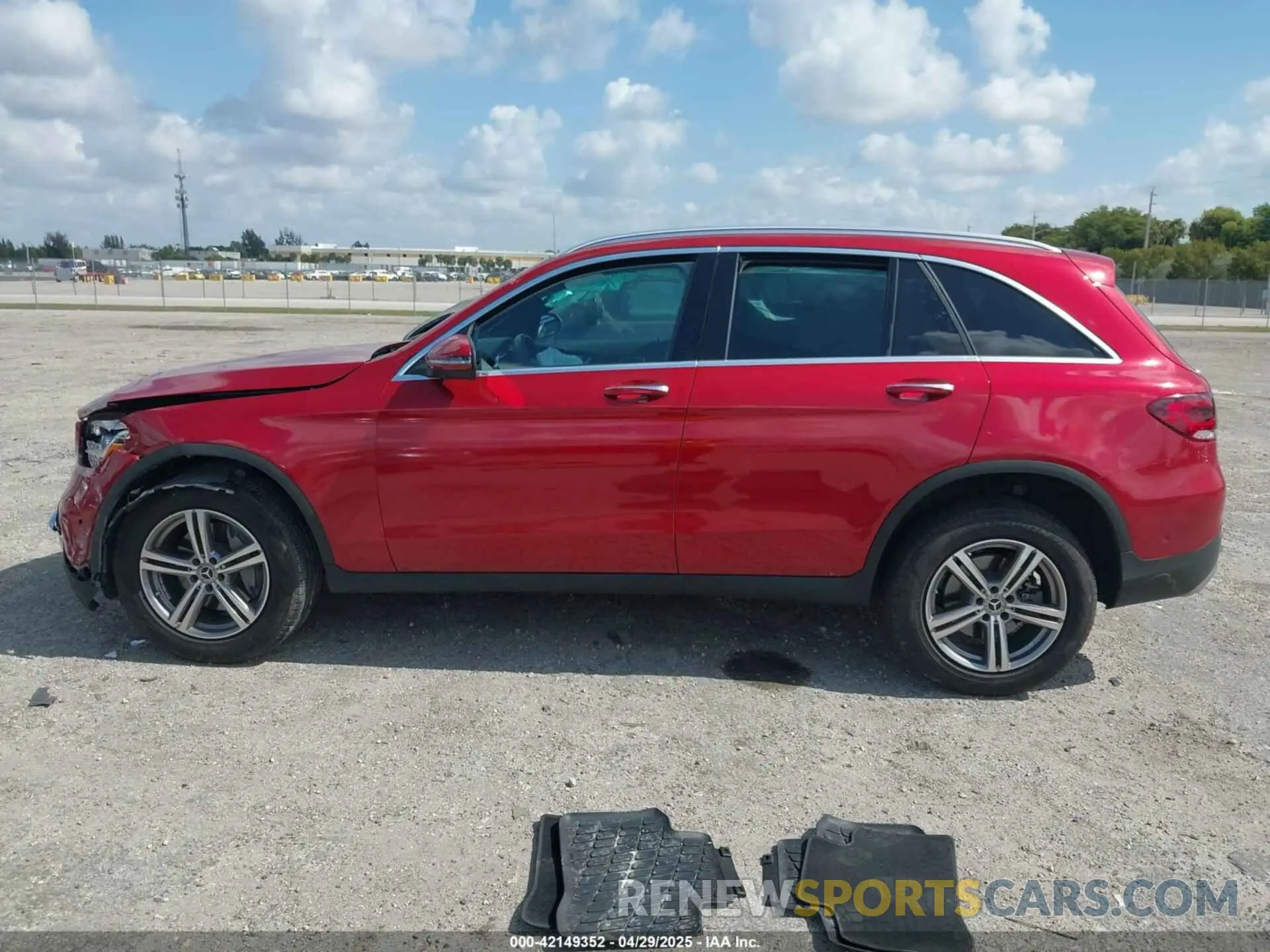 14 Photograph of a damaged car W1N0G8DB1NV345451 MERCEDES-BENZ GLC 300 2022