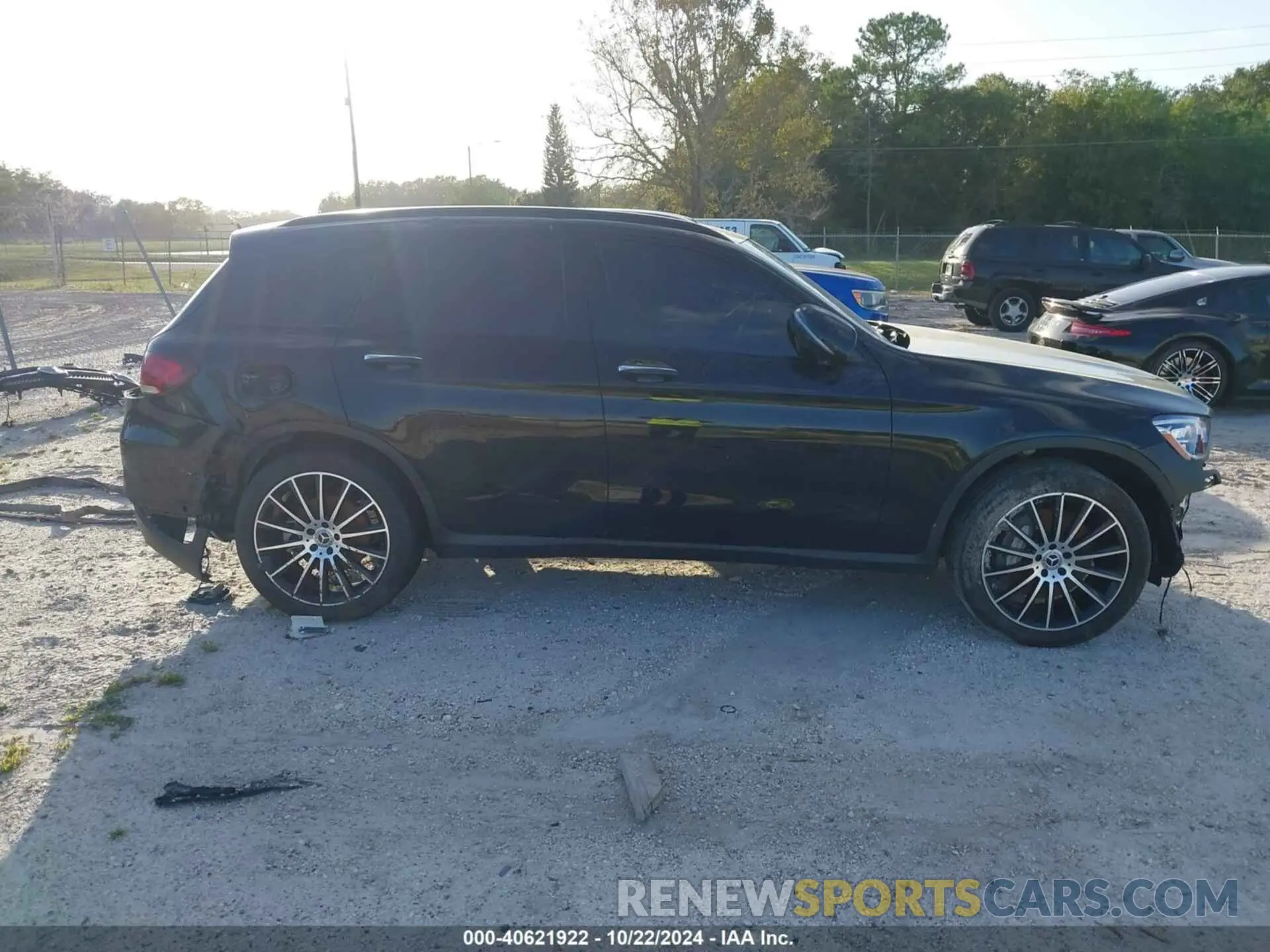 14 Photograph of a damaged car W1N0G8DB2NG072735 MERCEDES-BENZ GLC 300 2022