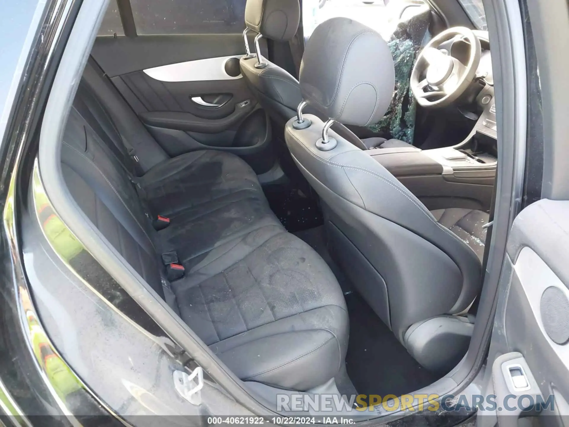 8 Photograph of a damaged car W1N0G8DB2NG072735 MERCEDES-BENZ GLC 300 2022