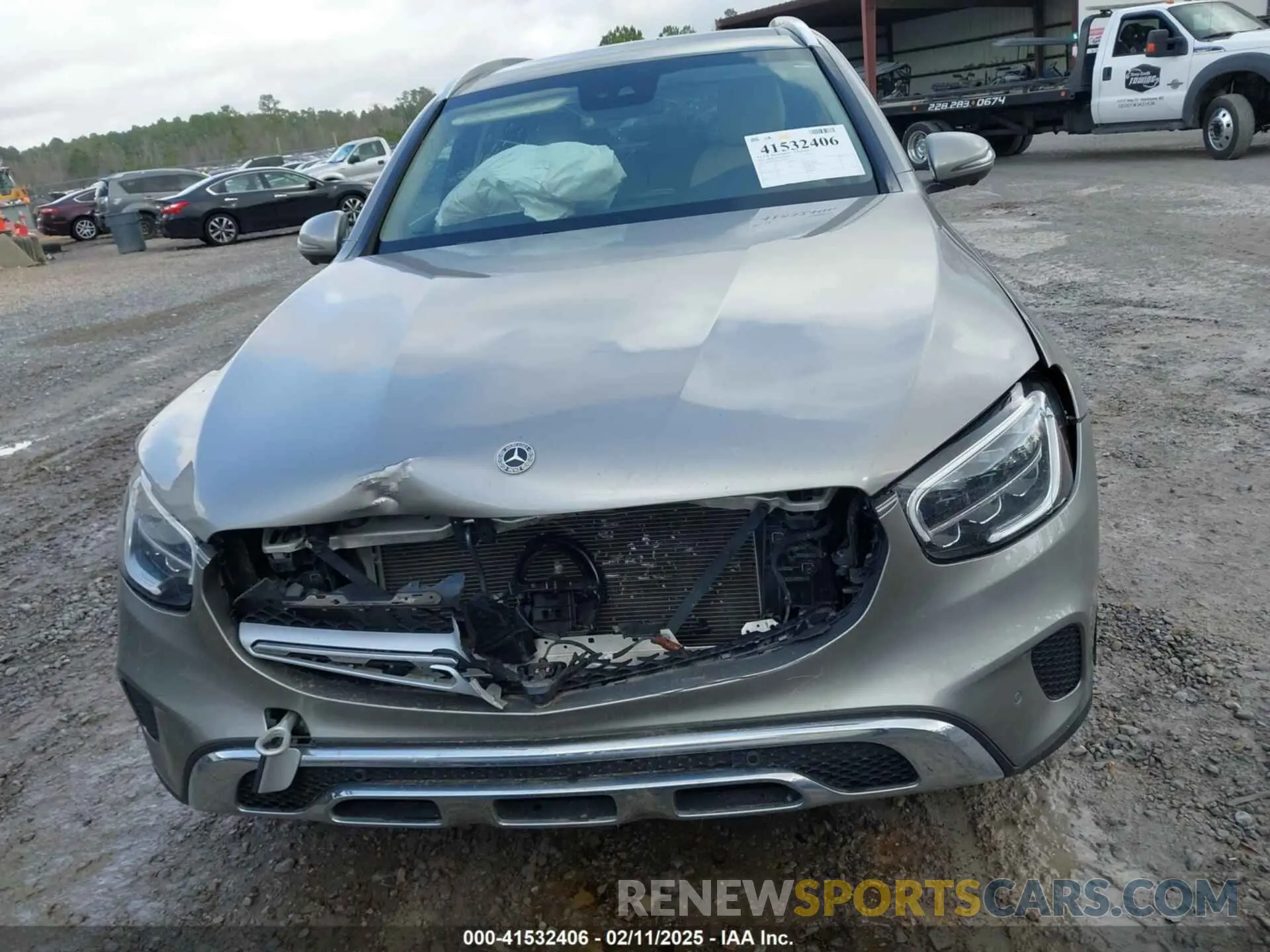12 Photograph of a damaged car W1N0G8DB2NV333048 MERCEDES-BENZ GLC 300 2022