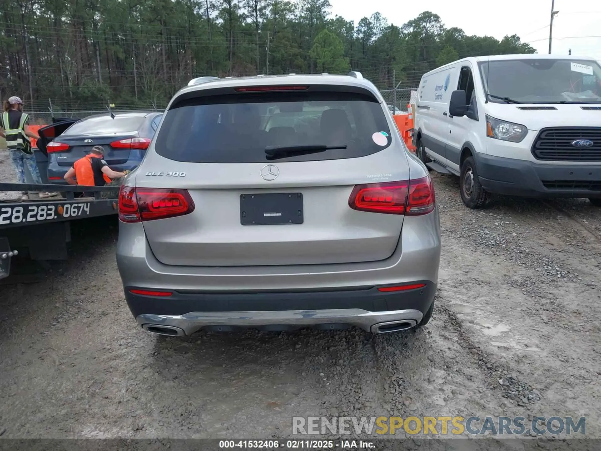 16 Photograph of a damaged car W1N0G8DB2NV333048 MERCEDES-BENZ GLC 300 2022