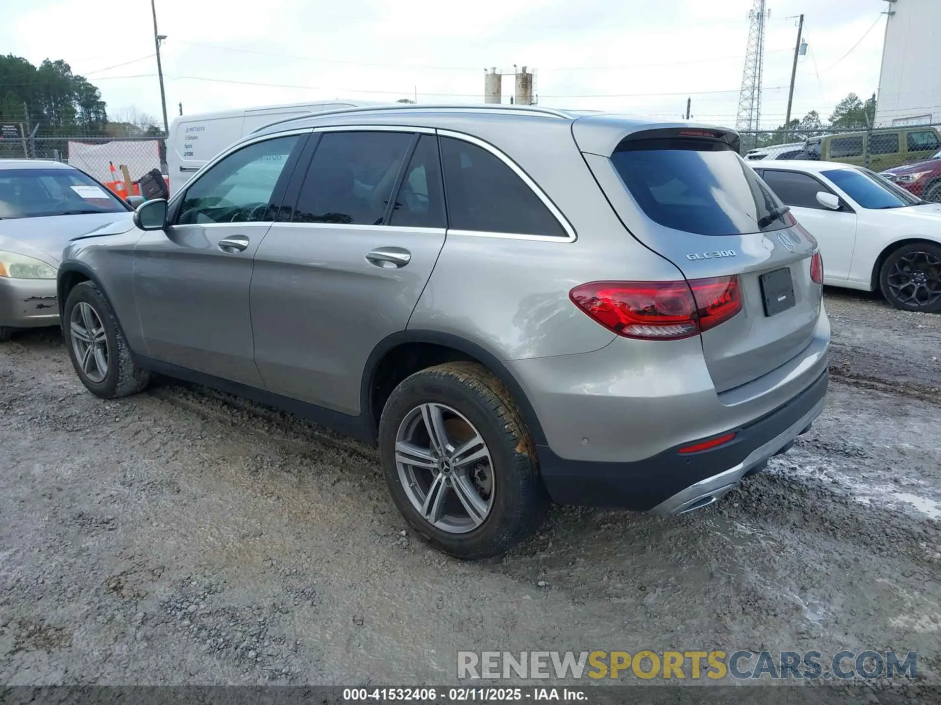 3 Photograph of a damaged car W1N0G8DB2NV333048 MERCEDES-BENZ GLC 300 2022